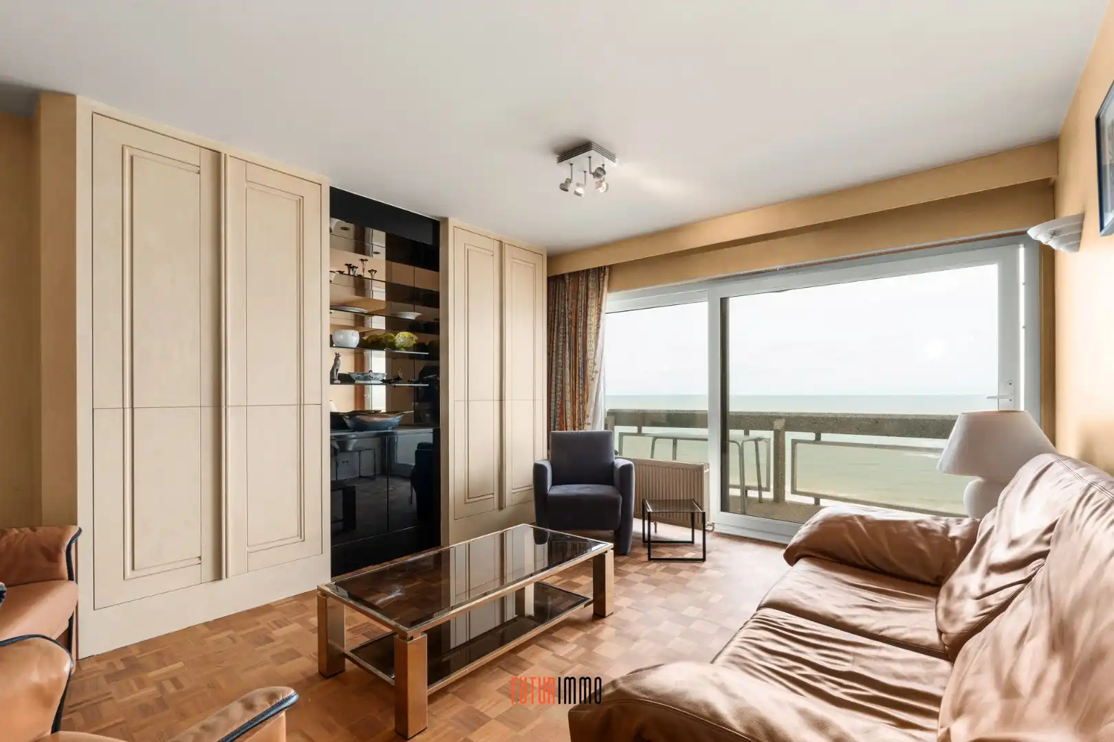 Instapklaar 2-slpk appartement te Oostende foto 3