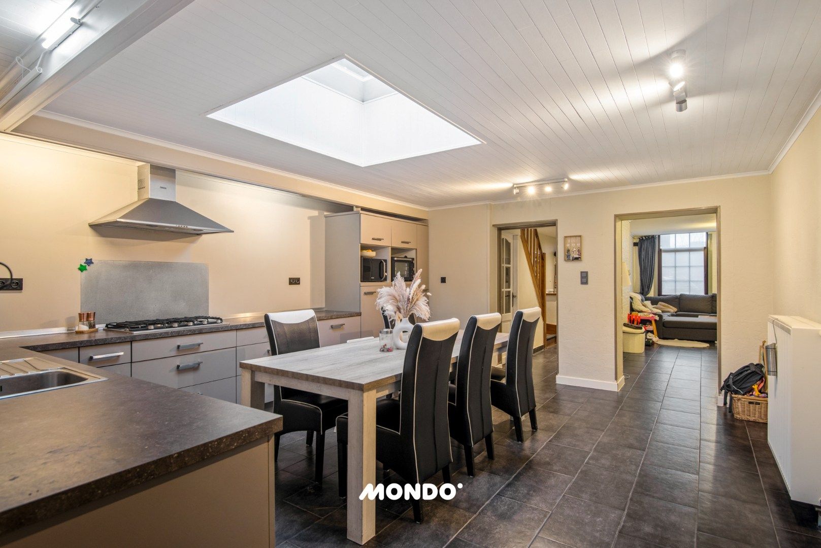 Instapklare woning met 4 slaapkamers en ruime tuin in hartje Niel! foto 6