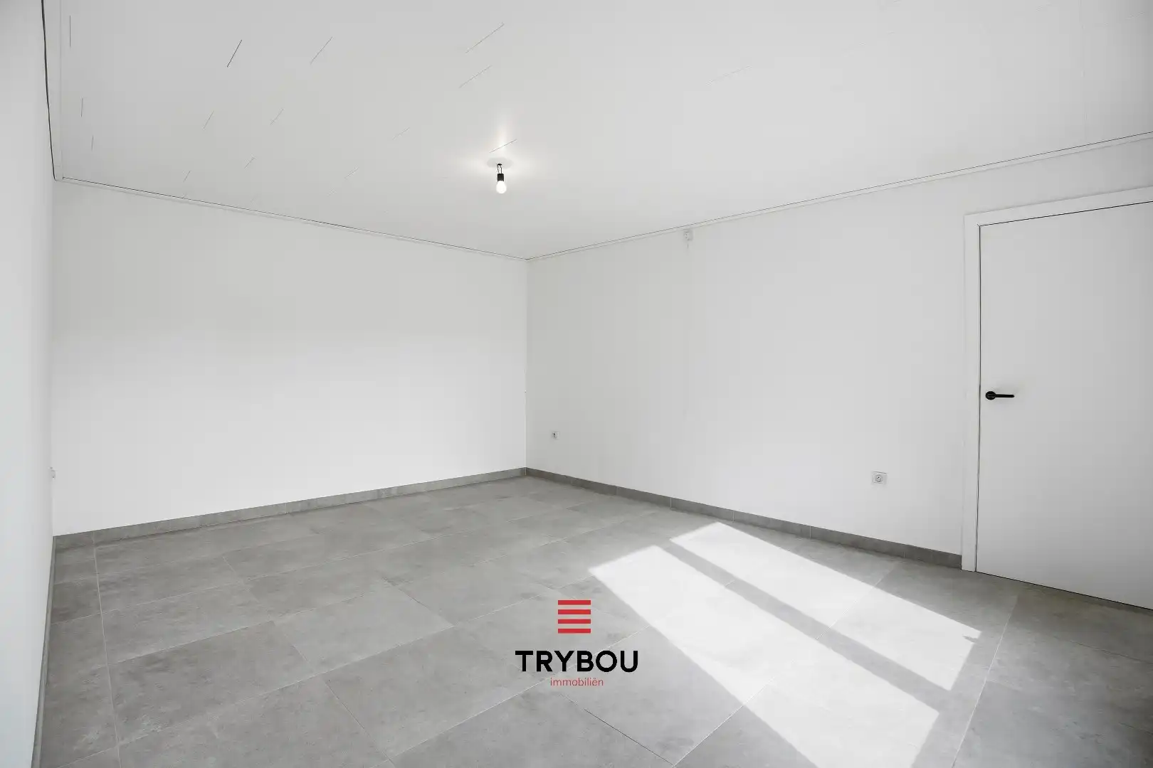 Ruime halfopen woning met 6 slaapkamers in Houthulst! foto 8