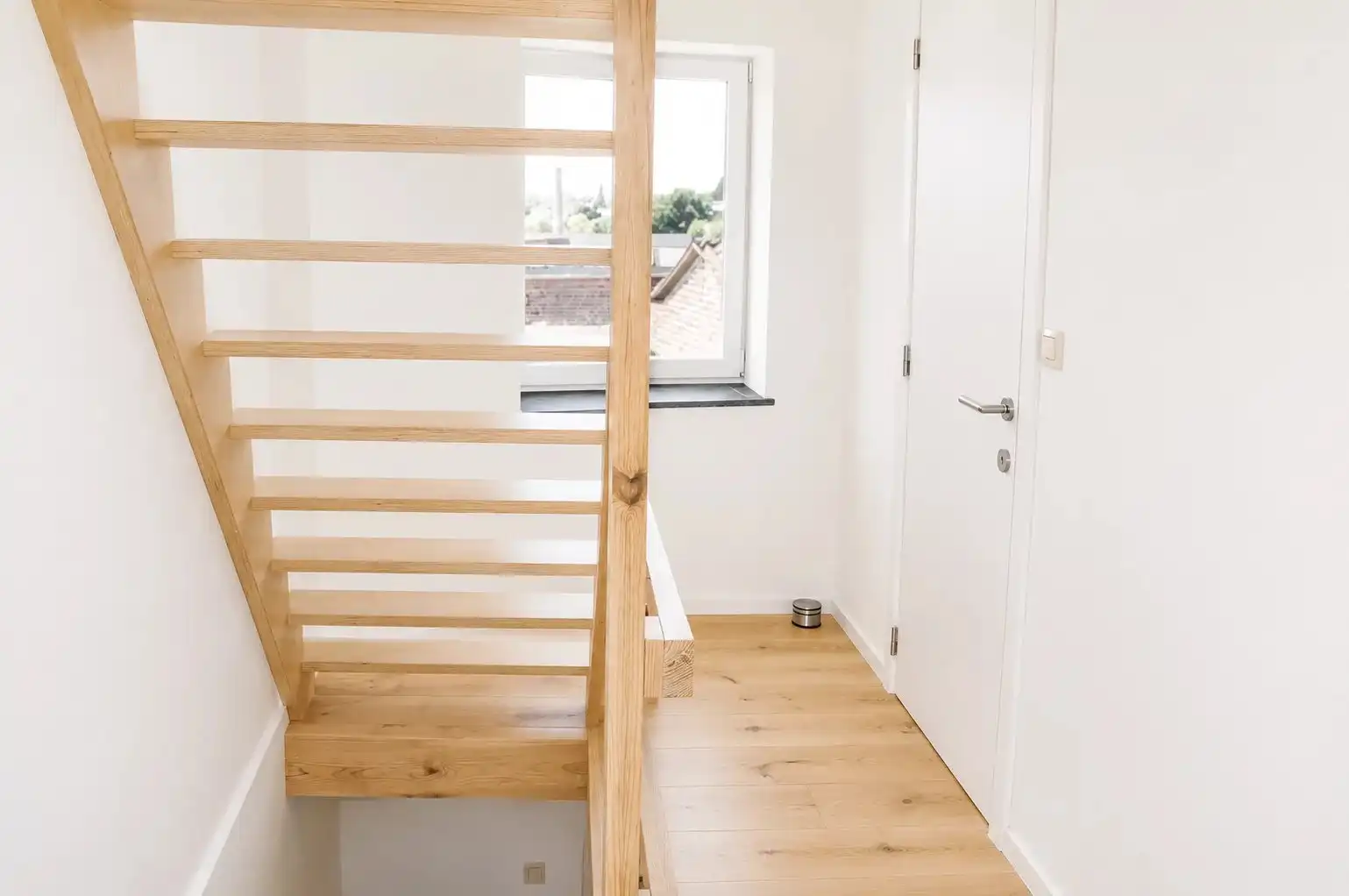 GEZELLIGE WONING MET 2 RUIME SLPK'S OP EEN RUSTIGE LOCATIE IN  BORGLOON foto 12