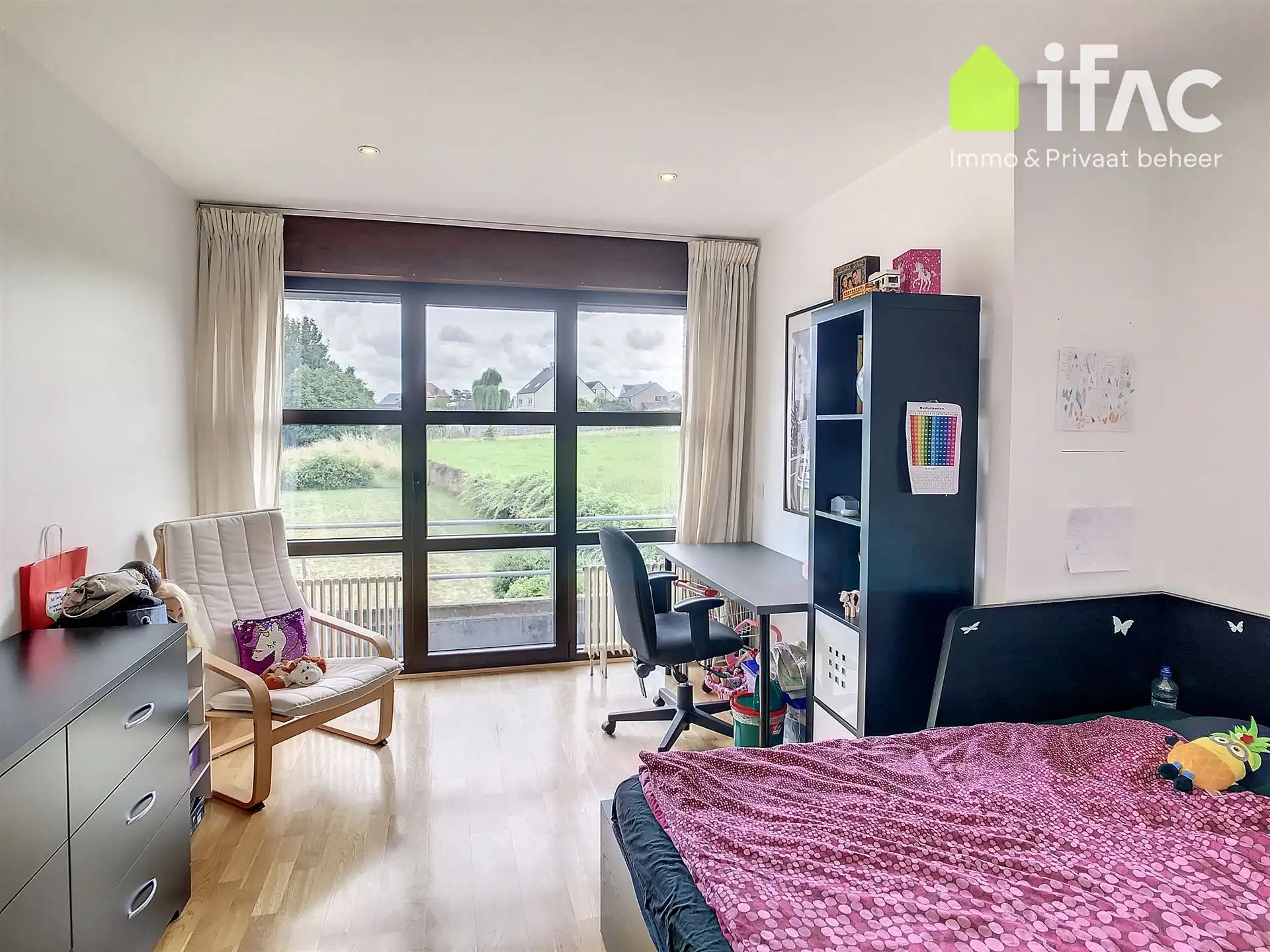Uitstekend gelegen villa met 5 slaapkamers en prachtige tuin foto 25
