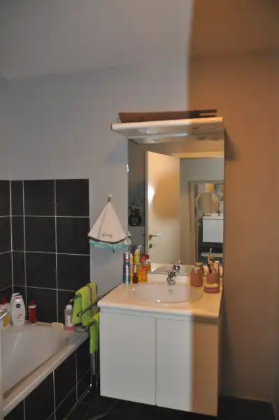 Recent appartement met 2 slaapkamers en garage. foto 12