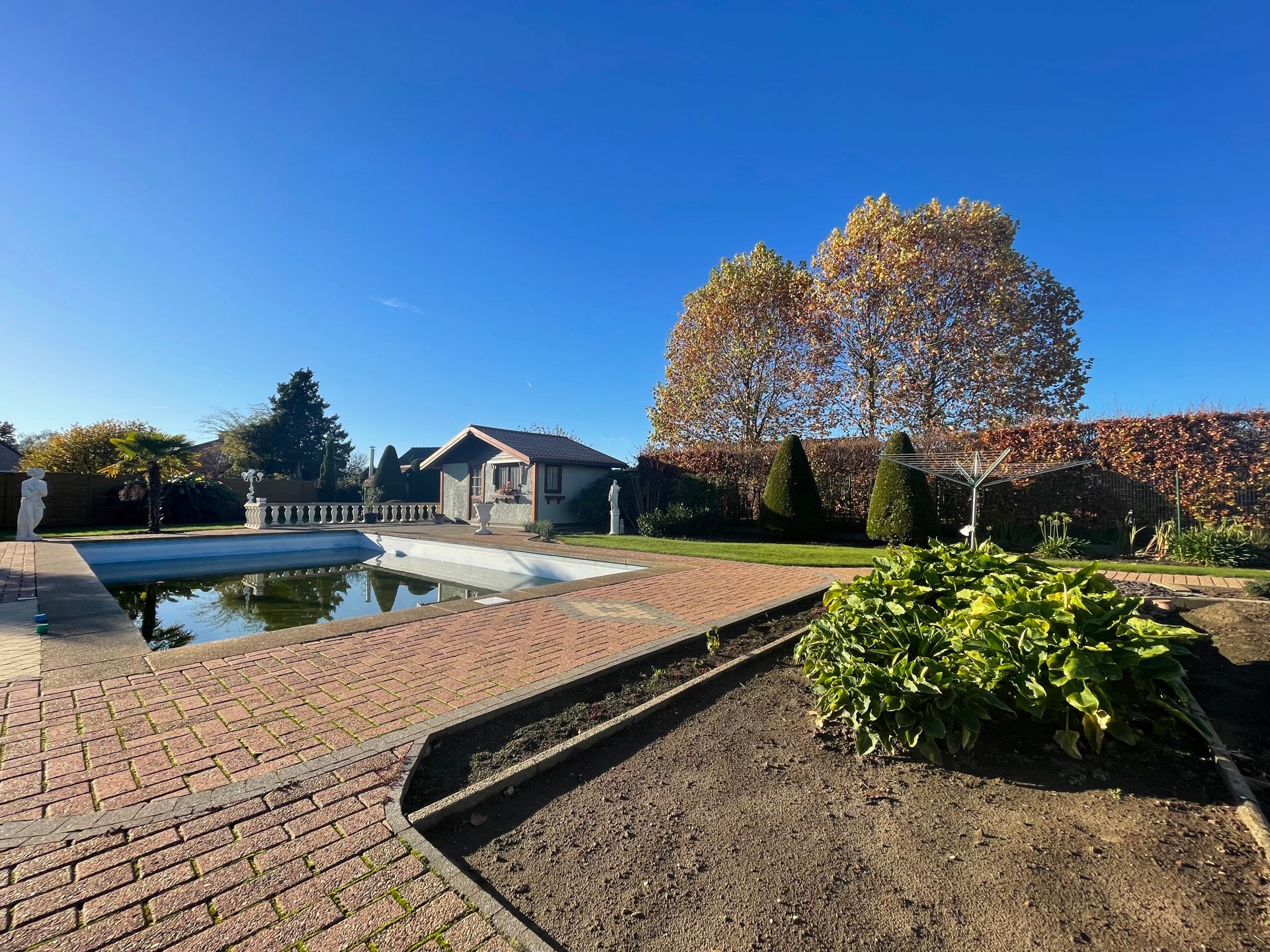 Villa met zwembad op prachtig perceel foto 18