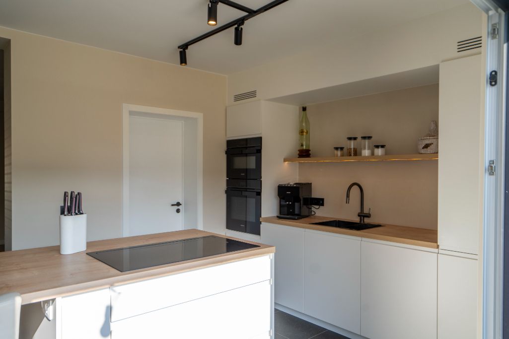 Boomforeeststraat – Instapklare gezinswoning met tuin in hartje Izegem foto 10