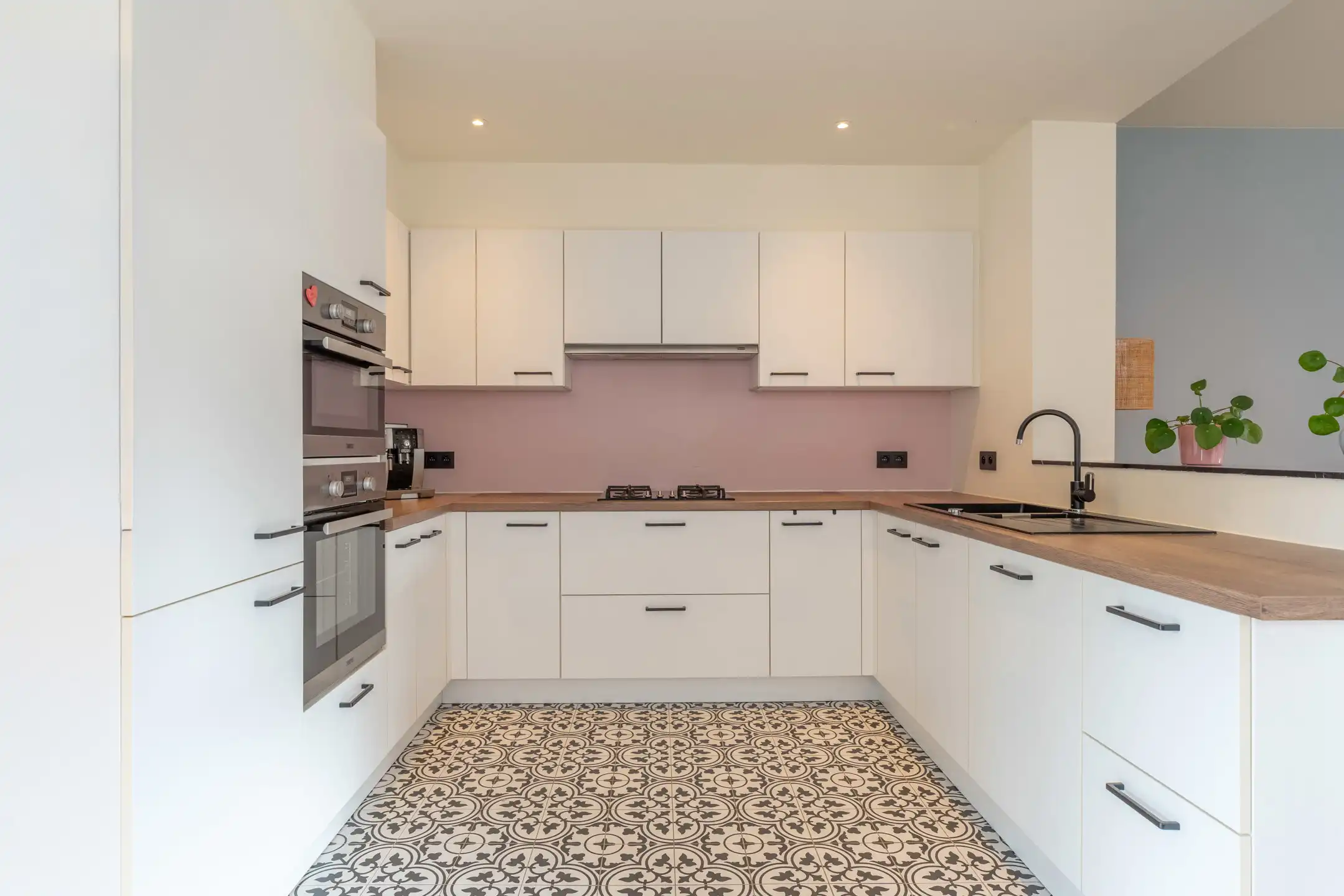 Instapklare 3 slaapkamerwoning met bureau en tuin te Turnhout foto 10