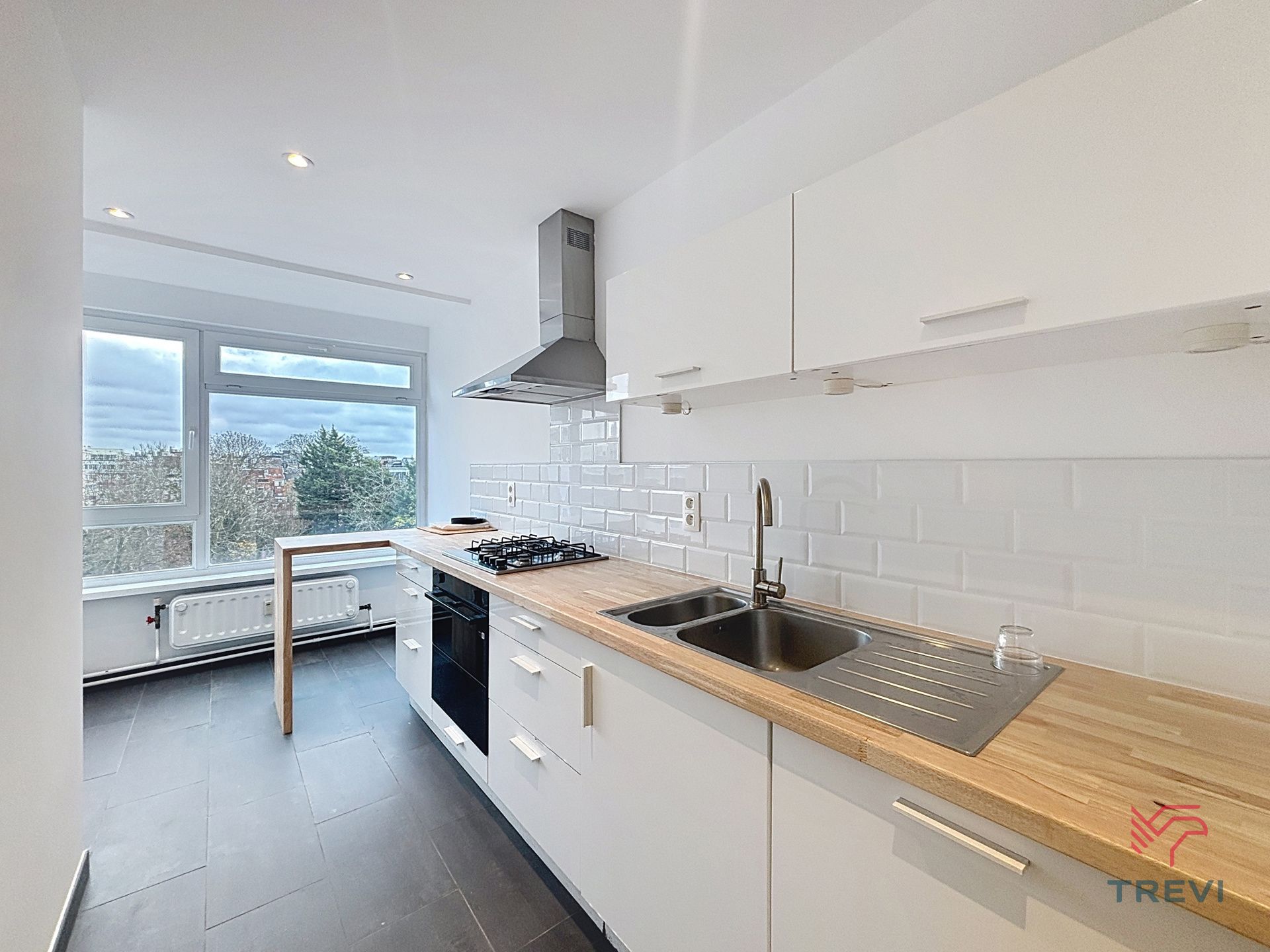 CINQUANTENAIRE – VOLLEDIG GERENOVEERD 2-SLAAPKAMERAPPARTEMENT foto 5