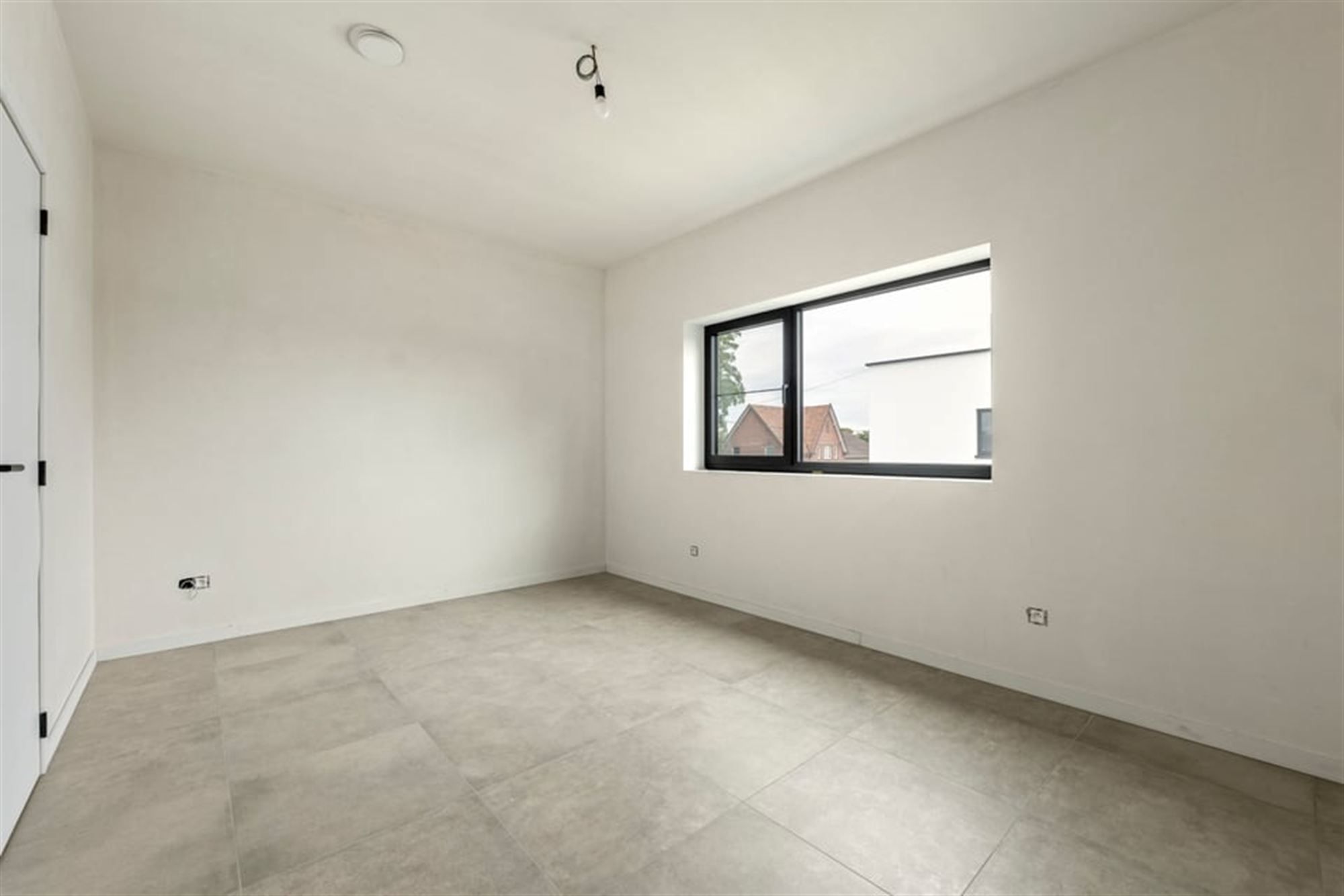 KNAPPE NIEUWBOUWWONING IN MODERNE STIJL  foto 31