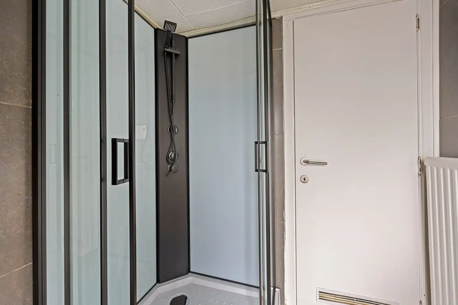 Opbrengsteigendom te koop in  Rekem, Lanaken! foto 10