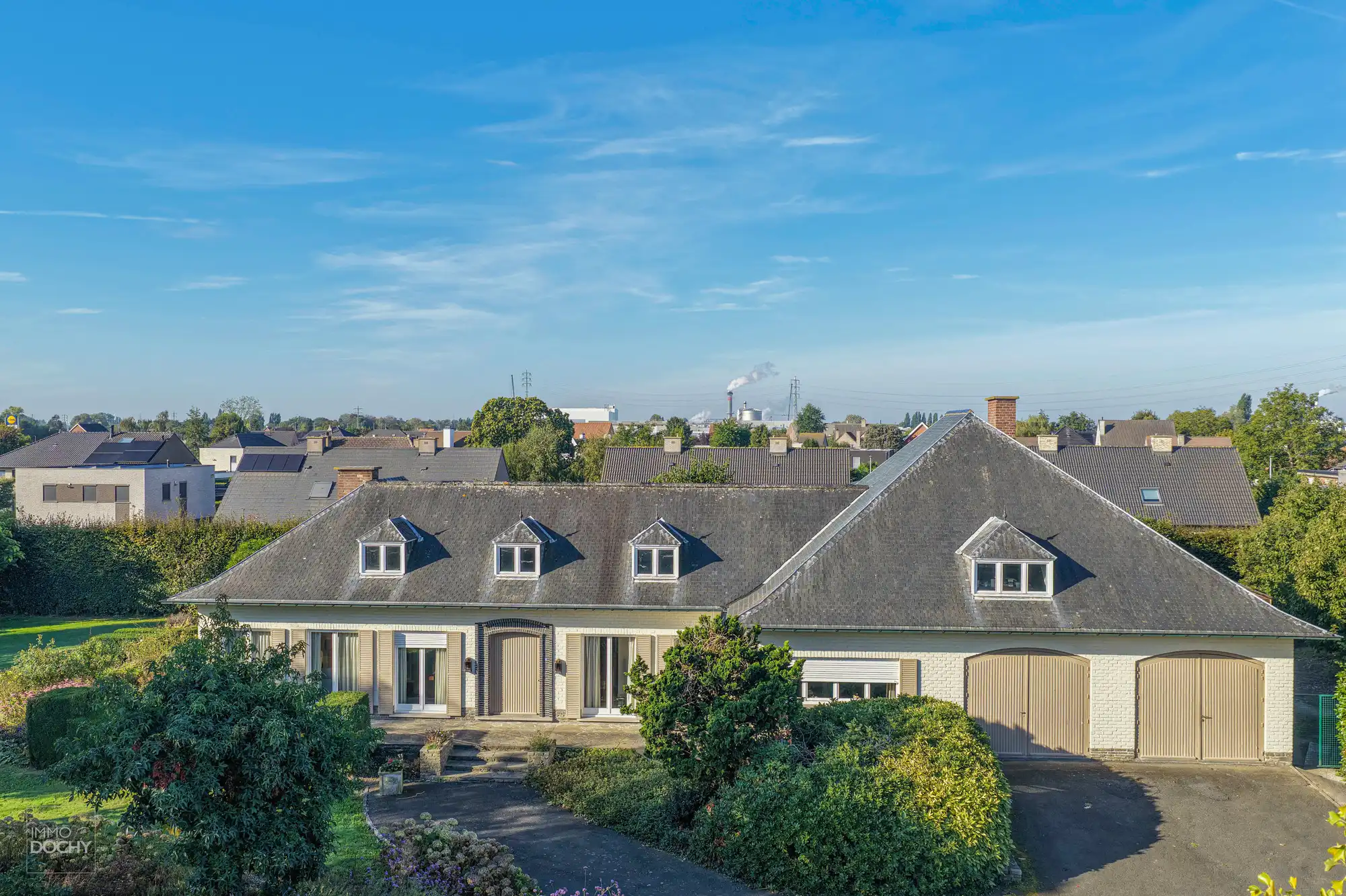Zeer goed gelegen gelijkvloerse villa op ca. 1.800m² foto 2
