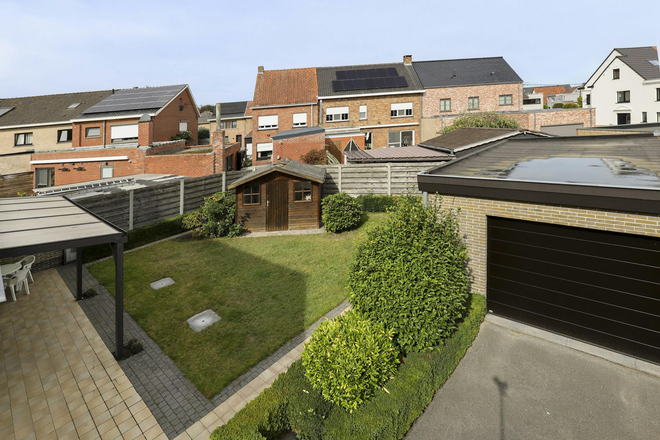 Hoofdfoto van de publicatie: Huis met 4 slaapkamers, tuin en ruime garage in Maldegem