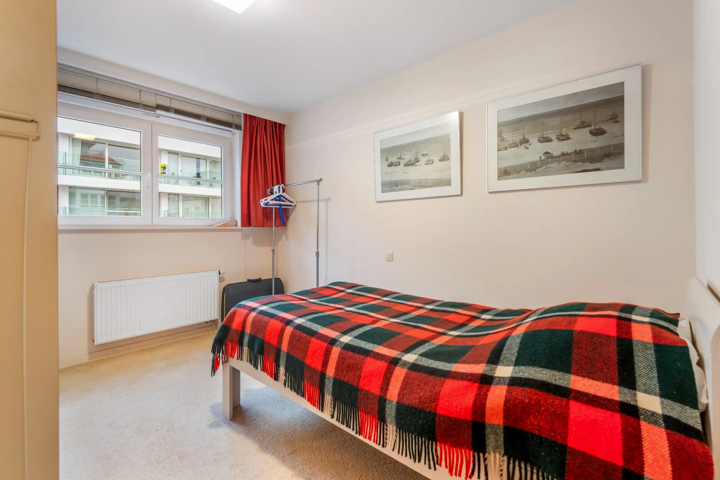 Recent appartement met terras gelegen op de Dumortierlaan.  foto 12