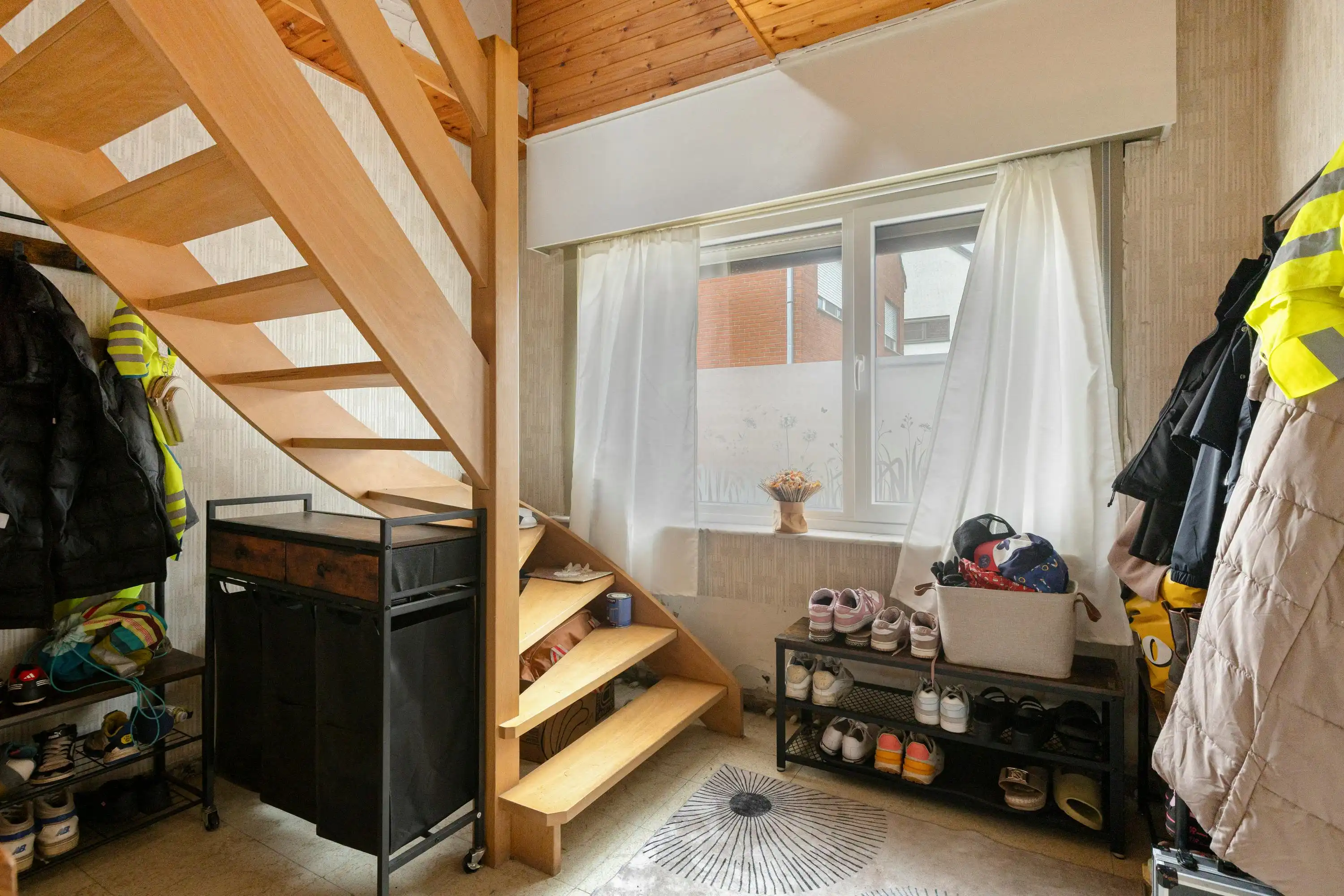 Alleenstaand huis op ruim perceel te koop in Veldegem foto 8