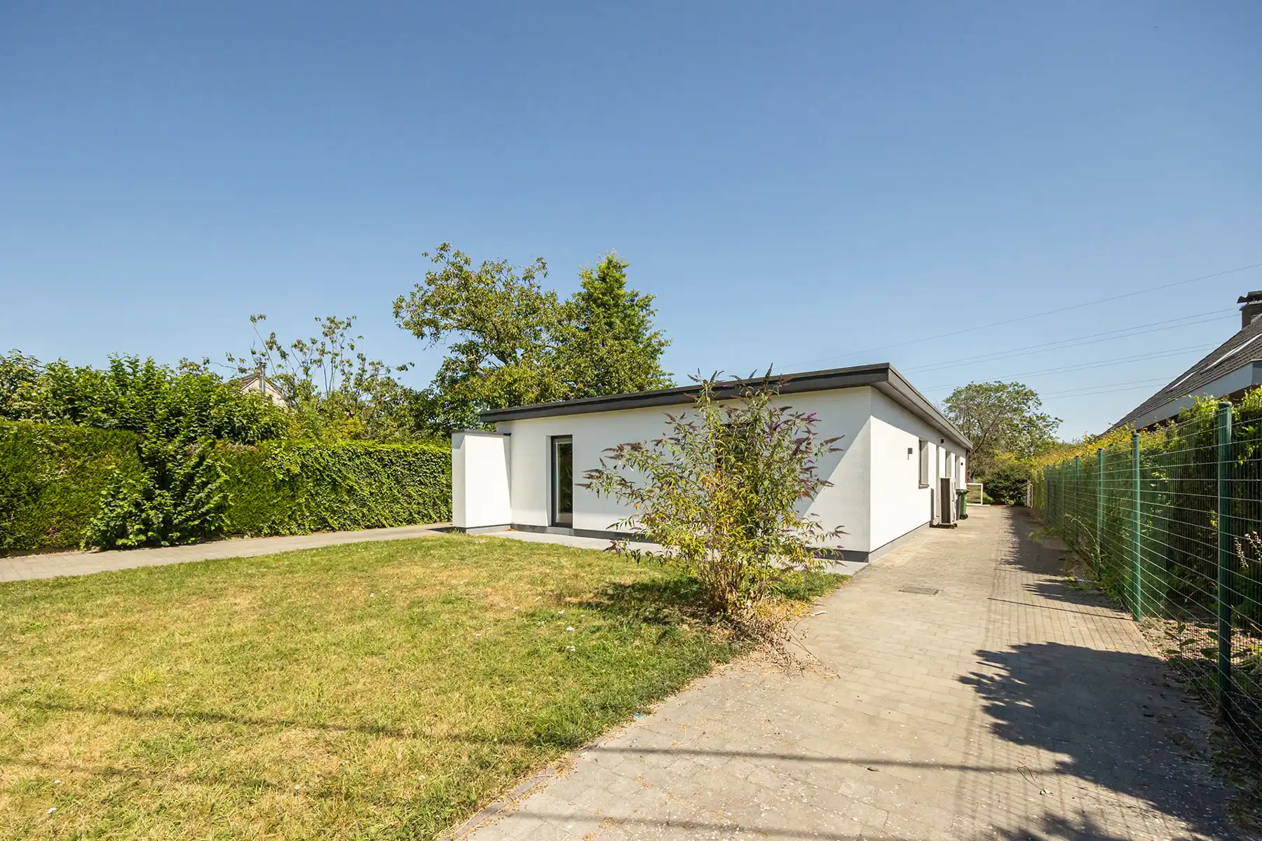 Instapklare bungalow op een perceel van ruim 40 are foto 2