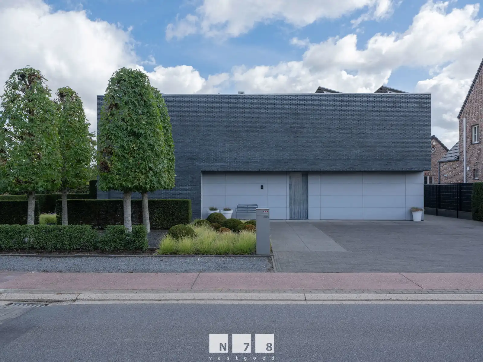 STIJLVOLLE VILLAWONING MET VERWARMD ZWEMBAD & POOLHOUSE OP 9A85CA IN ROTEM. foto {{pictureIndex}}