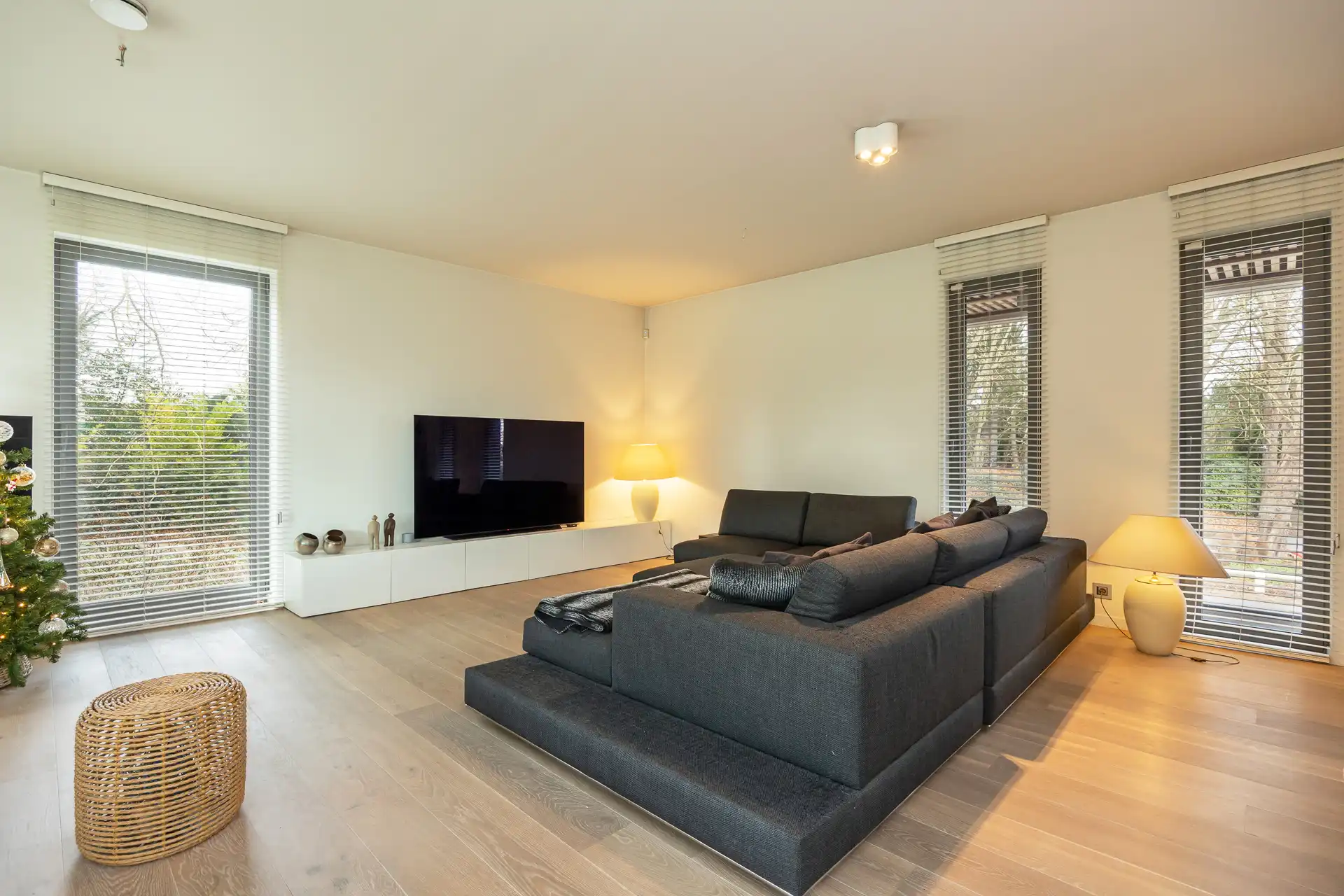Exclusieve, strakke luxevilla met indrukwekkend basement in groene topwijk van Grimbergen foto 10