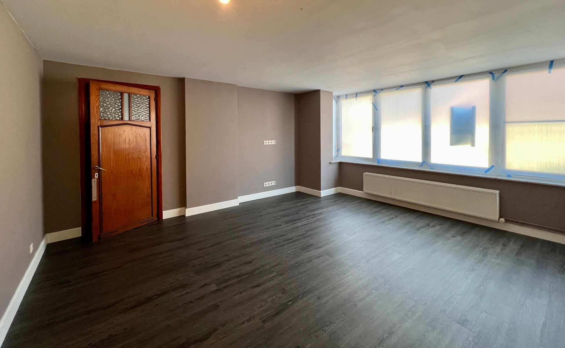 Zéér ruime gerenoveerde woning met 5 grote slaapkamers. foto 14