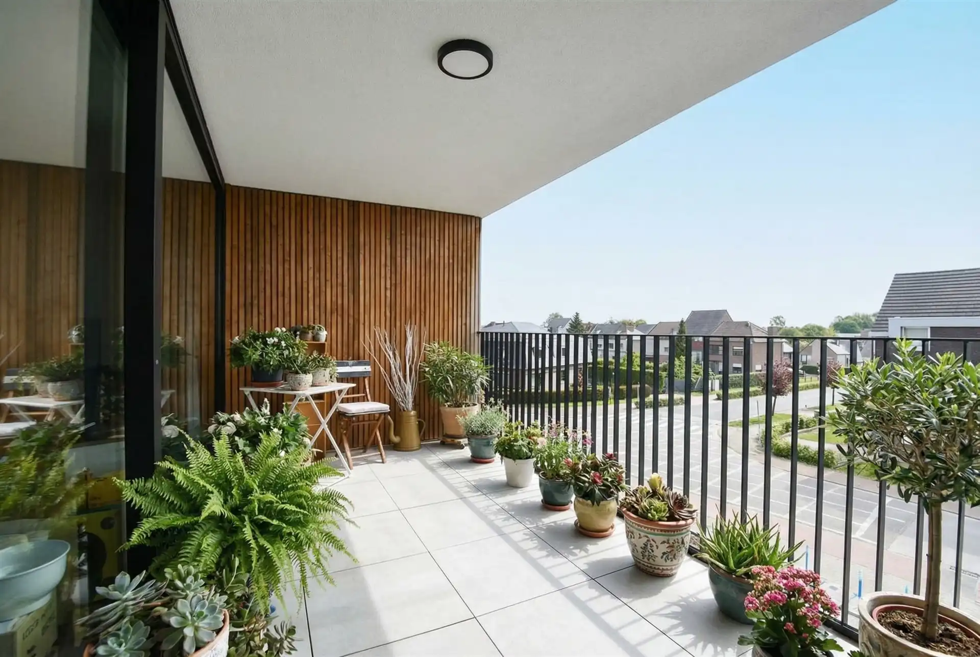 Appartement met 2 kamers en mooi terras nabij centrum foto 2