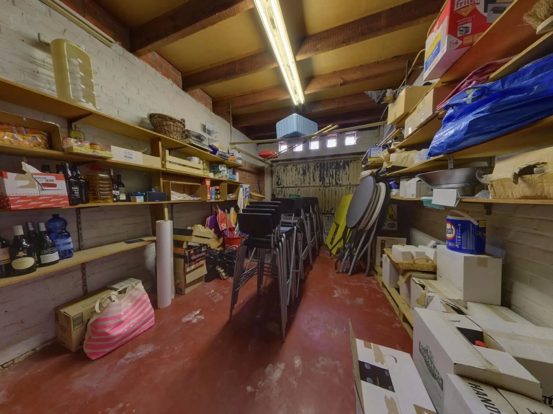 Karaktervolle hoekwoning met 5 slaapkamers en polyvalente handelsruimte foto 17