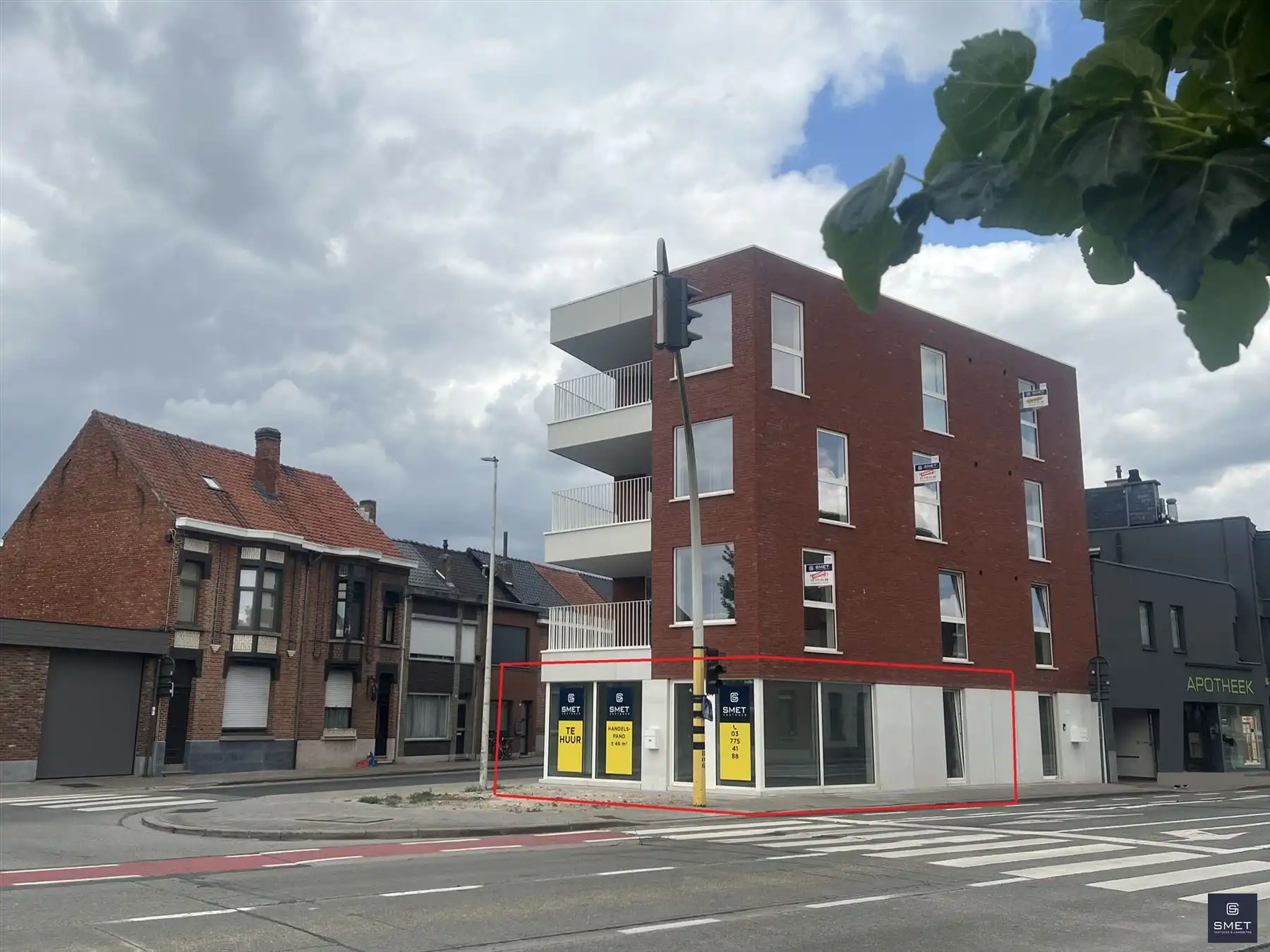 handelsgelijkvloers foto {{pictureIndex}}