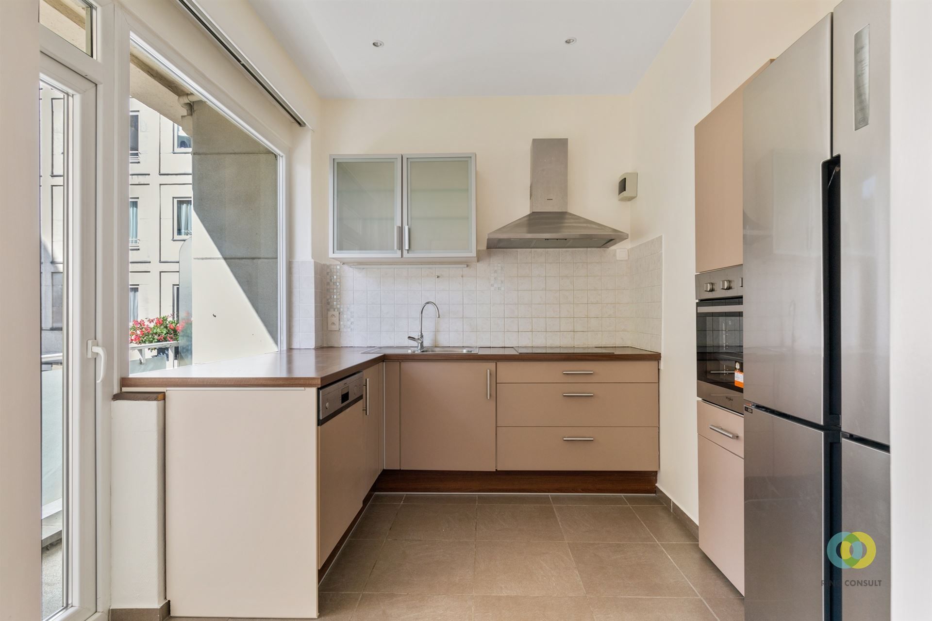 Appartement met twee slaapkamers nabij de Europese wijk  foto 3