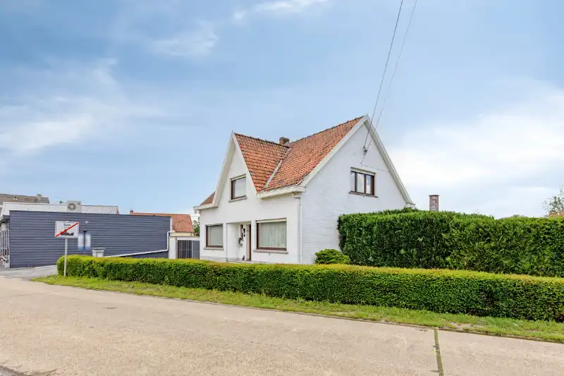 Instapklare woning met 4 slaapkamers in het rustige groene Baal foto 2