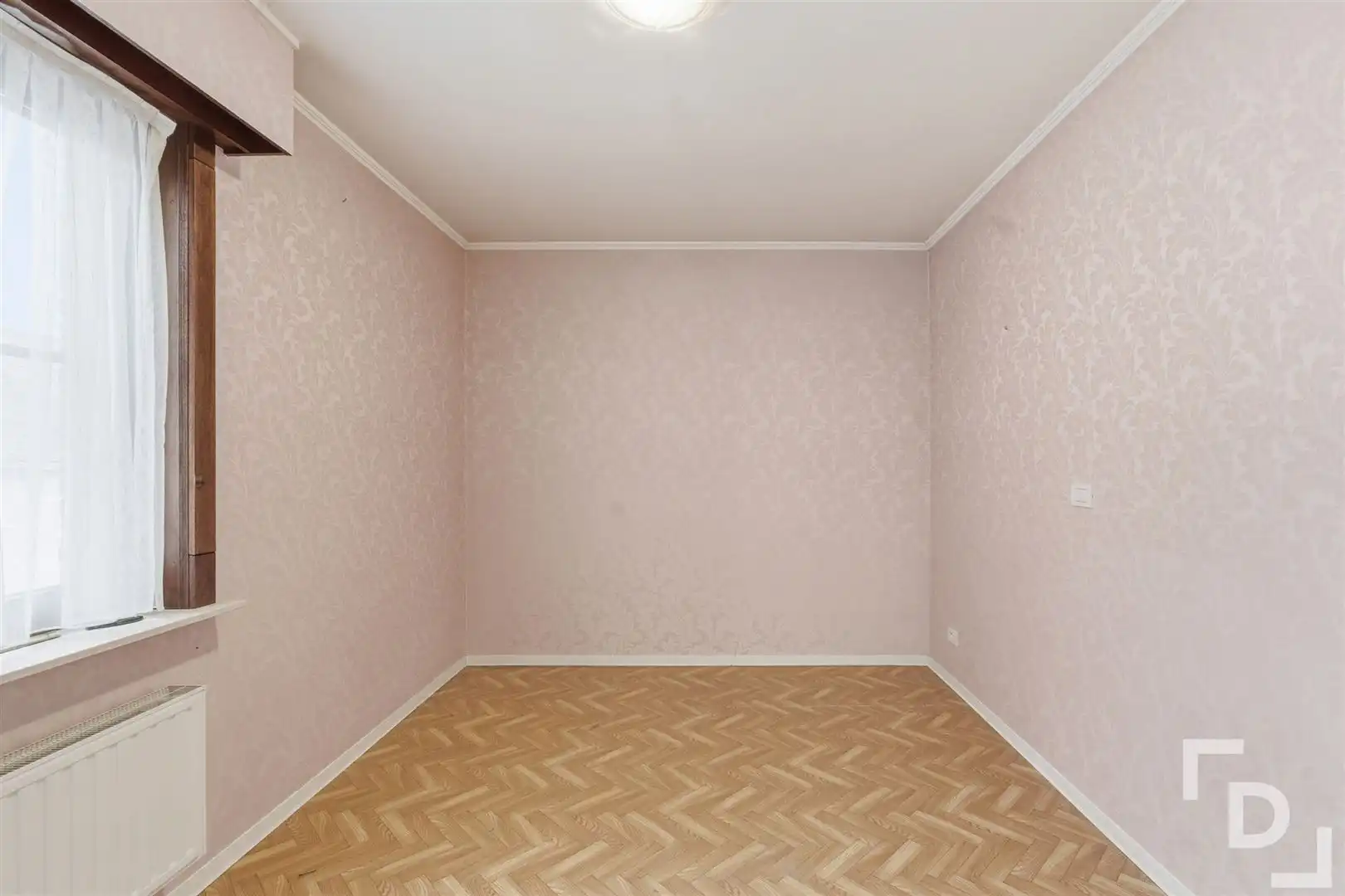 Appartement met 2 slaapkamers en garage te koop in centrum Poperinge. foto 11