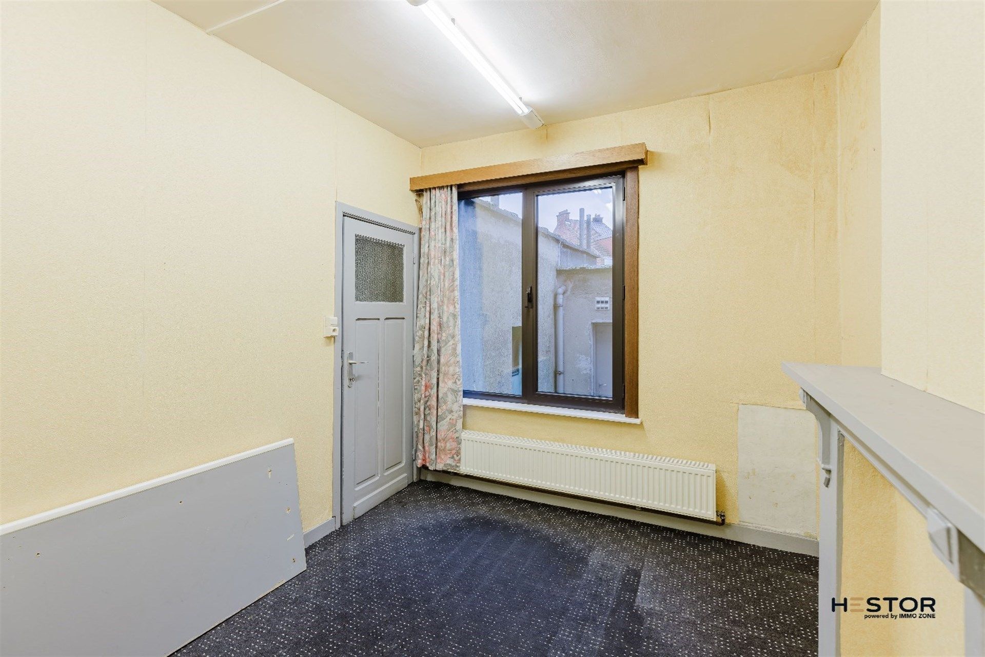 Handelshuis met appartement op uiterst interessante locatie foto 6