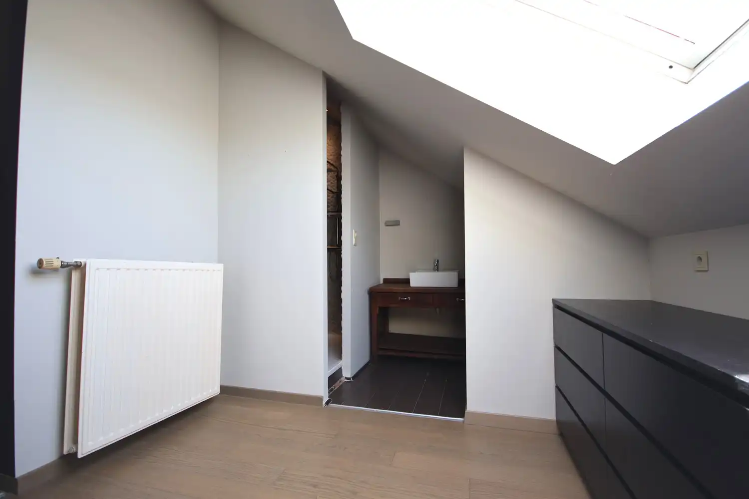 Gunstig gelegen gezinswoning met 4 slaapkamers en prachtige tuin foto 30