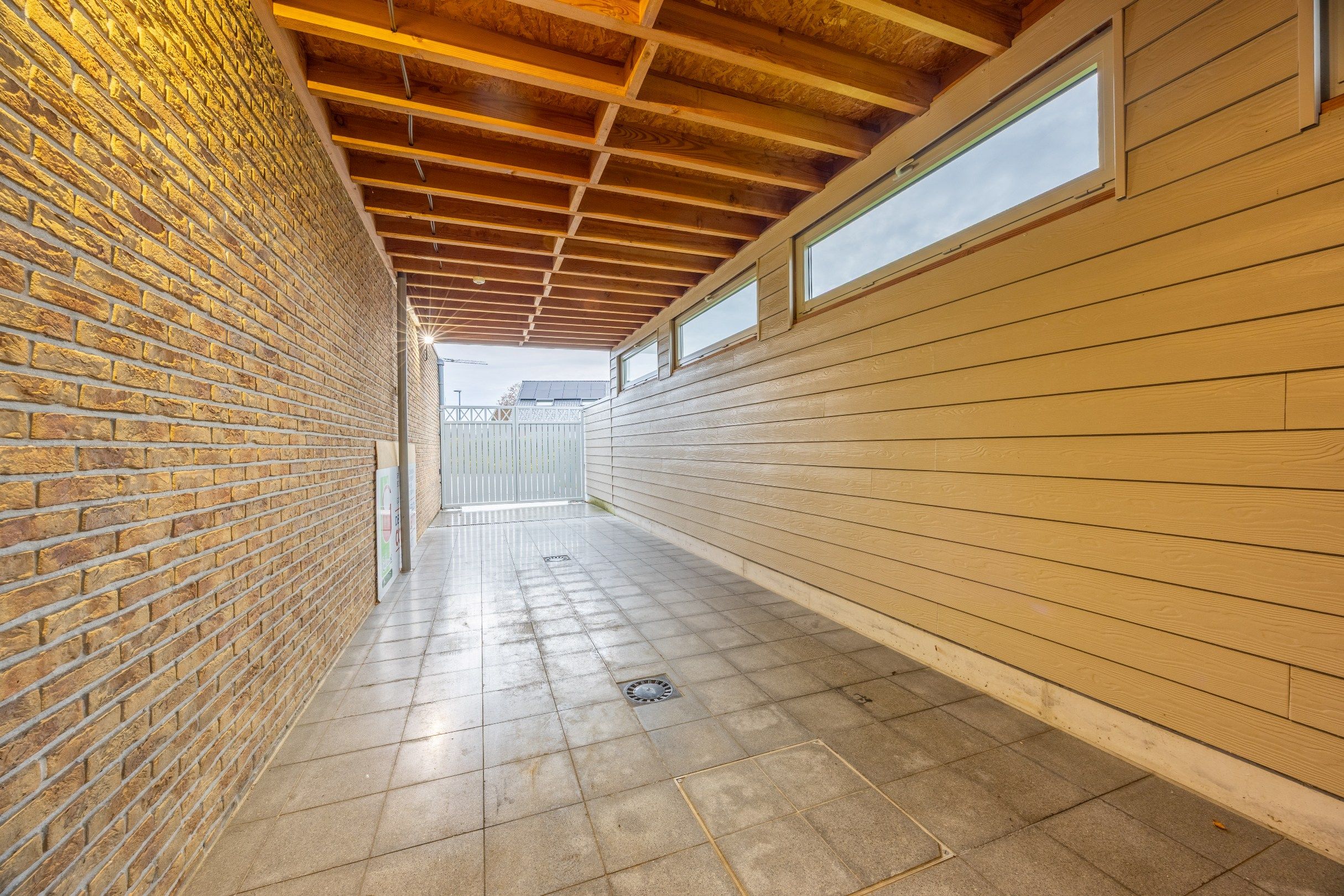 UNIEKE EIGENDOM MET ATELIER OP 960 M² foto 31