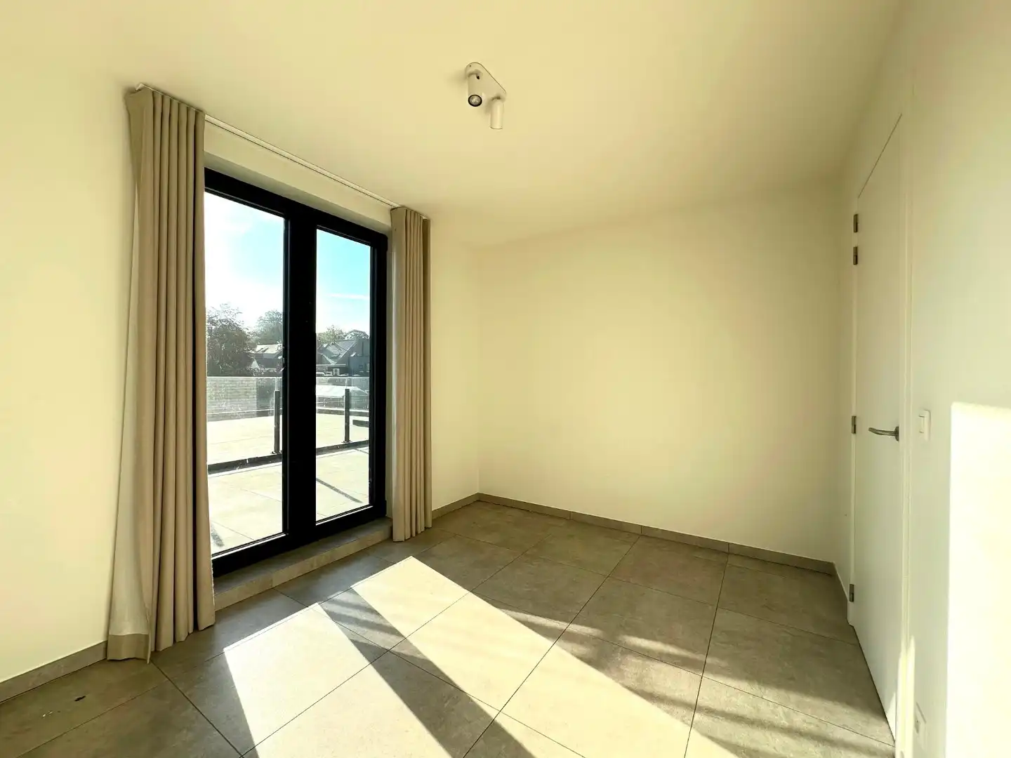 Modern appartement in het hartje van Sint-Andries foto 9
