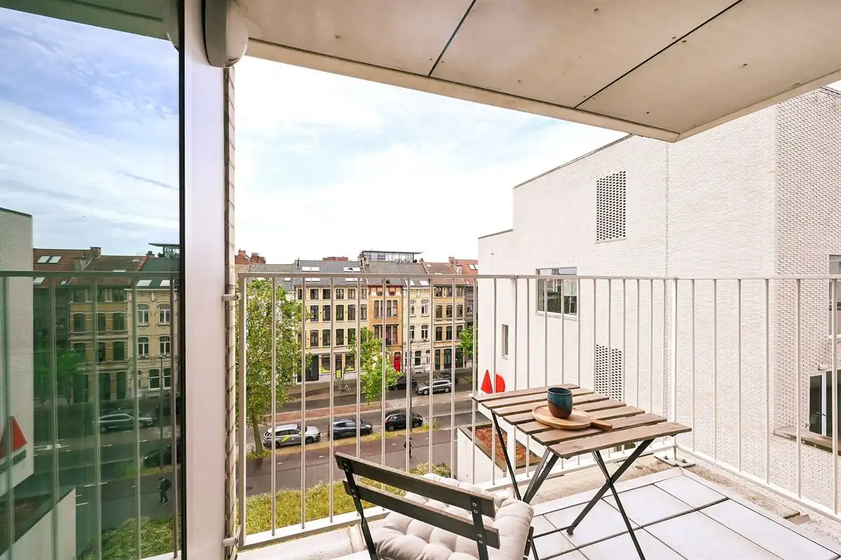 Lichtrijk 2-slaapkamerappartement met terras in de Lichttoren foto 8