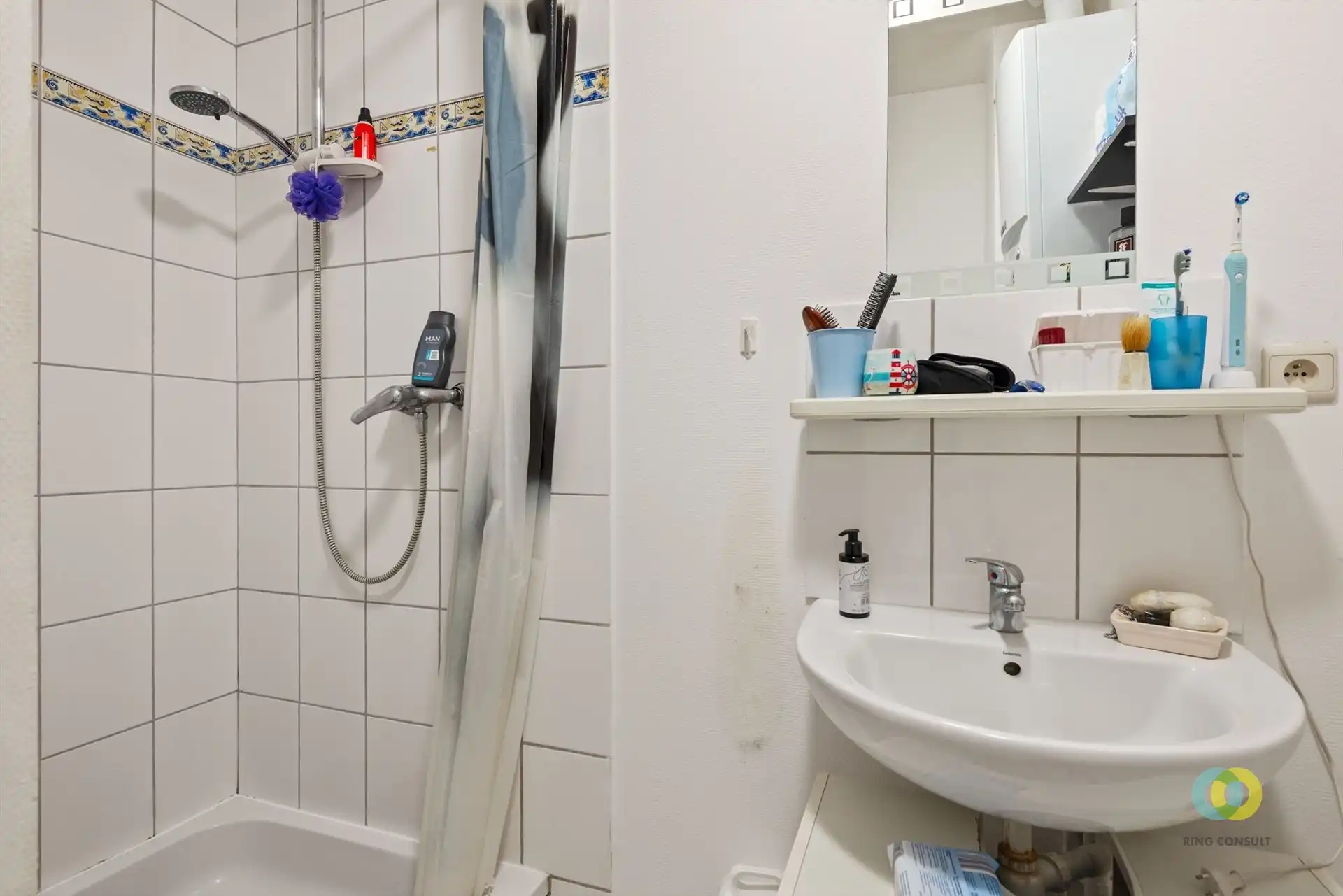 Te renoveren appartementsgebouw foto 6