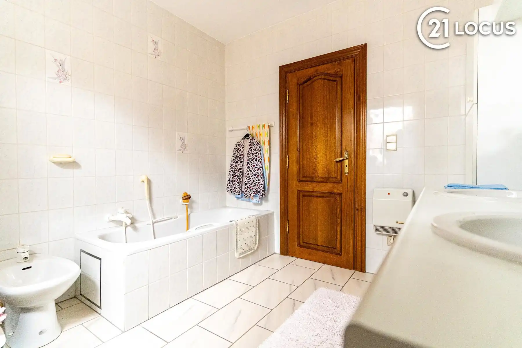 Stijlvol 2-slaapkamer appartement met balkons en airco in Beveren foto 10