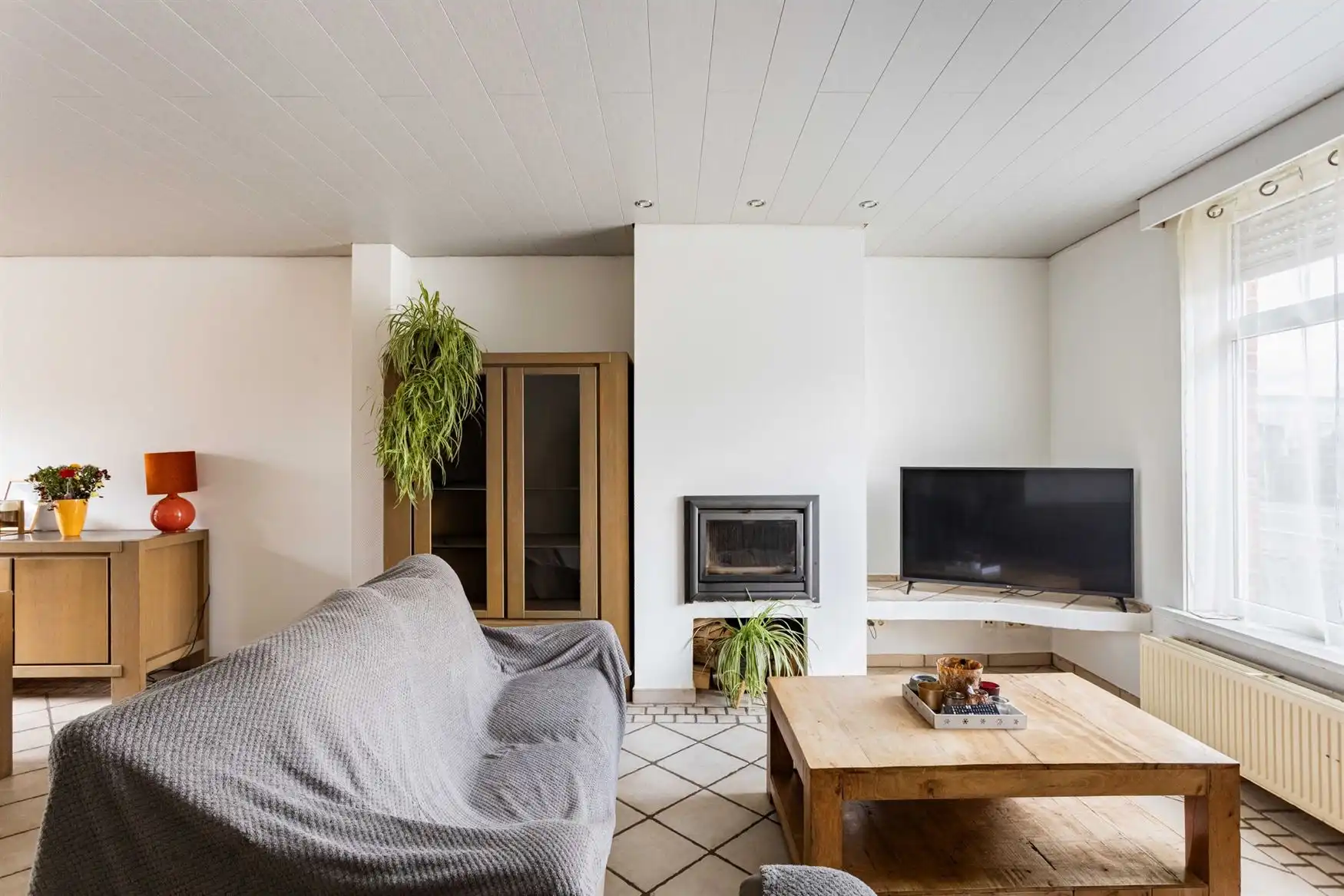 Halfopen woning met zicht op Schipdonkkanaal en velden foto 6