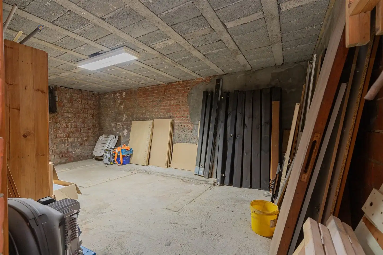 Ruime bel-etage met 3 slaapkamers, grote garage en gezellige tuin foto 20