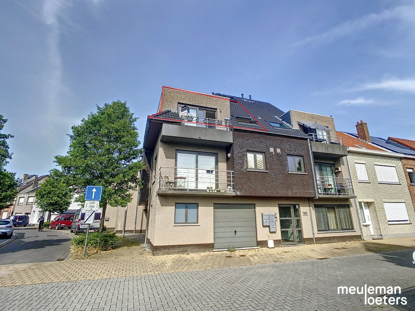 Lichtrijk appartement met 2 slaapkamers  foto {{pictureIndex}}