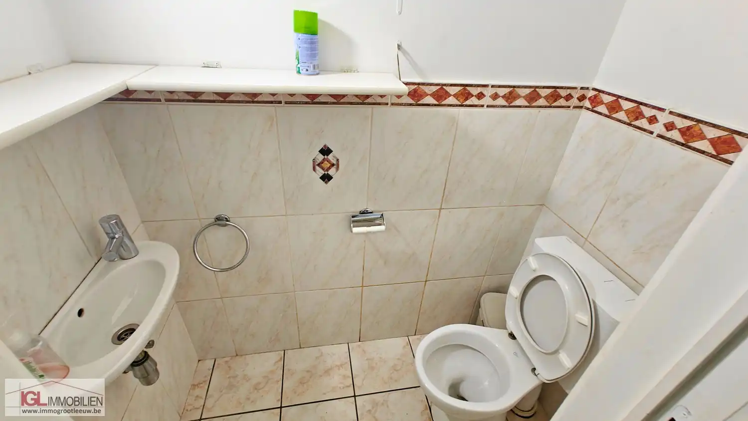 Handelsgelijkvloer met veel visibiliteit te koop foto 7