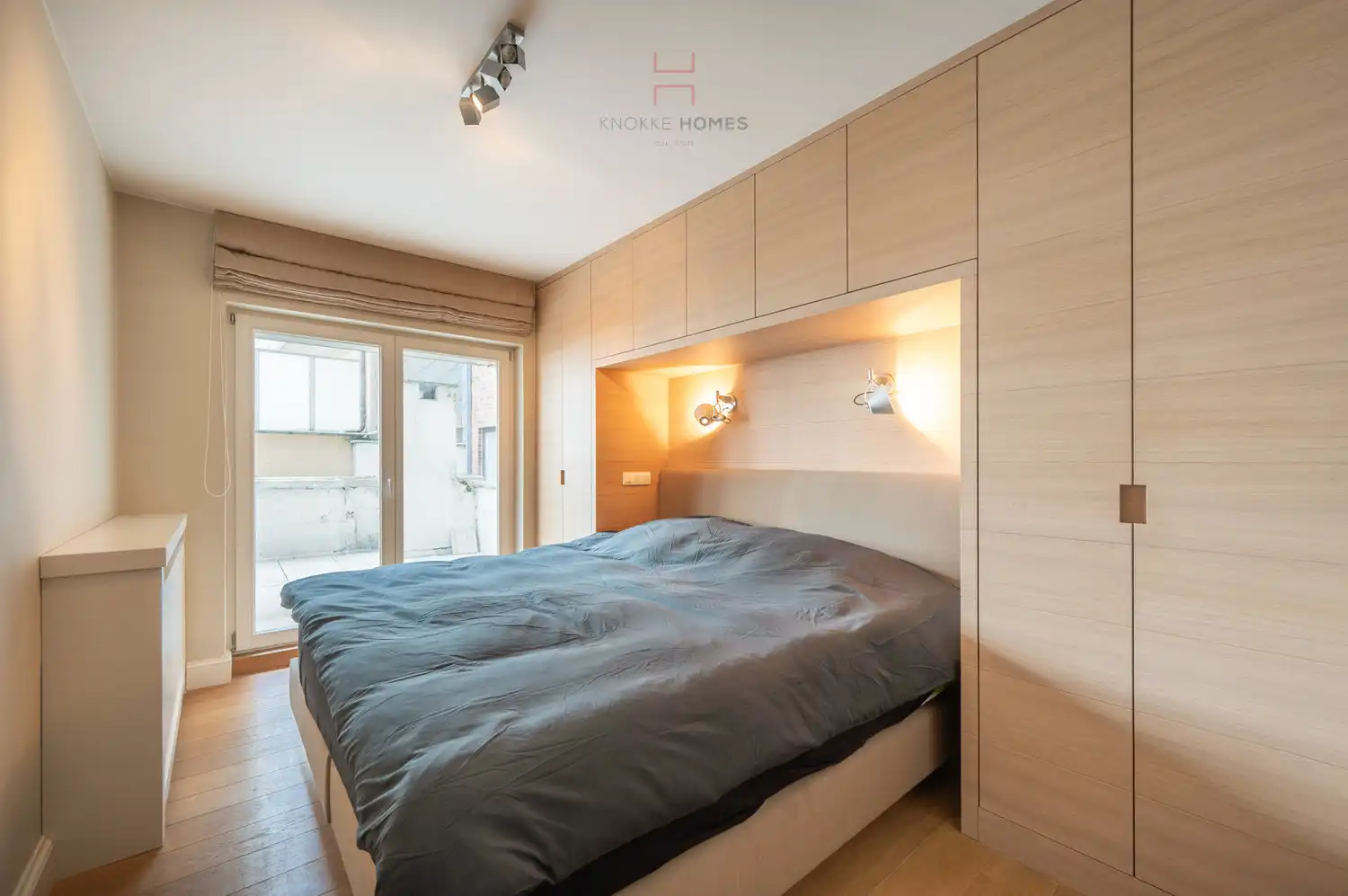 Instapklaar vernieuwd appartement met een mooi zijdelings zeezicht in Duinbergen foto 12