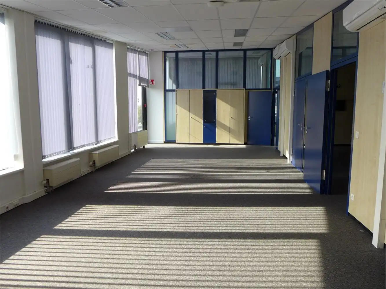 1.786 m² kantoren met 54p foto 17