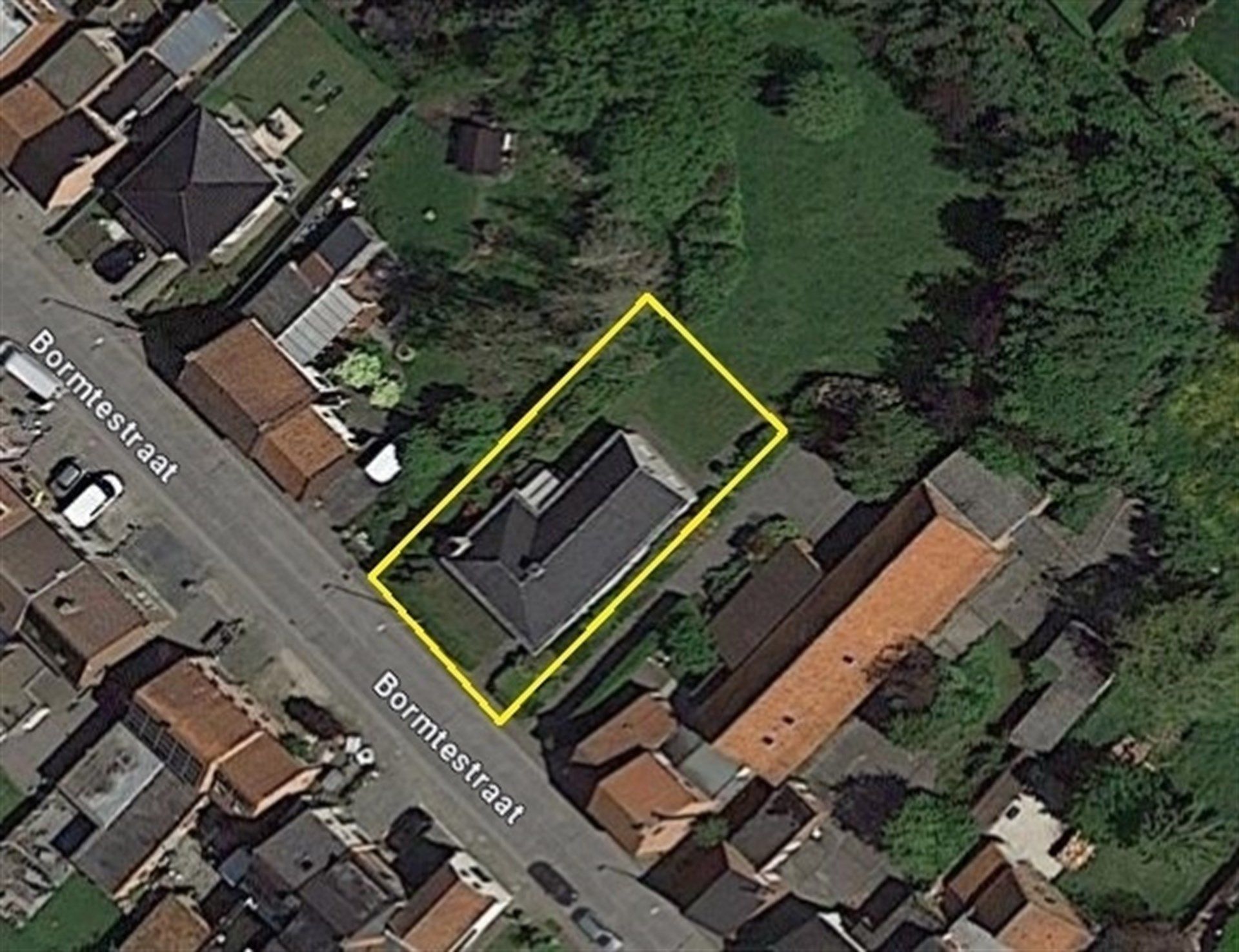 Goed onderhouden, ruime bungalow op 594m² grond foto 3