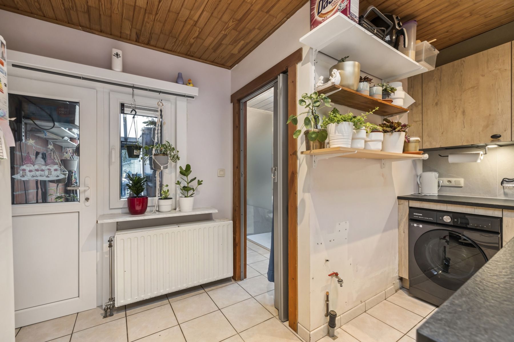 Energiezuinige, gerenoveerde rijwoning met tuin foto 9