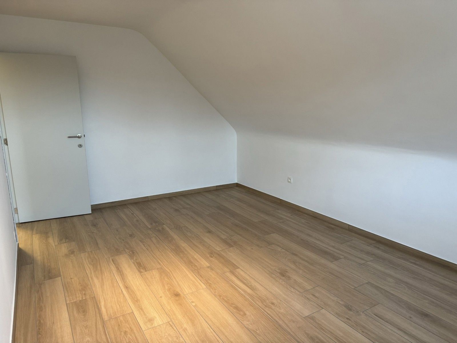 Duplex appartement met ruim terras te huur foto 9