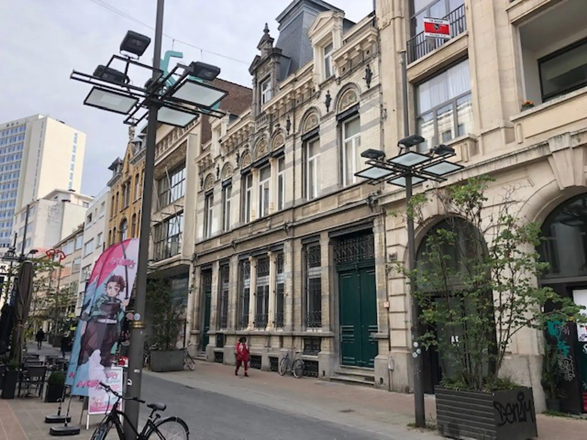 Commercieel handelspand in Prestigieus gebouw Centrum Antwerpen. foto {{pictureIndex}}