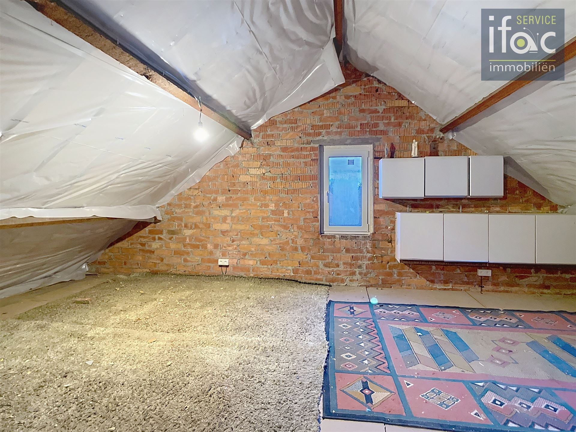 Volledig gerenoveerde woning met tuin, parking, 3slpks, badk foto 14