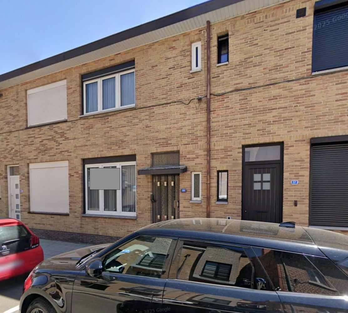 Stijlvol gerenoveerde woning te huur in hartje Bilzen! foto {{pictureIndex}}