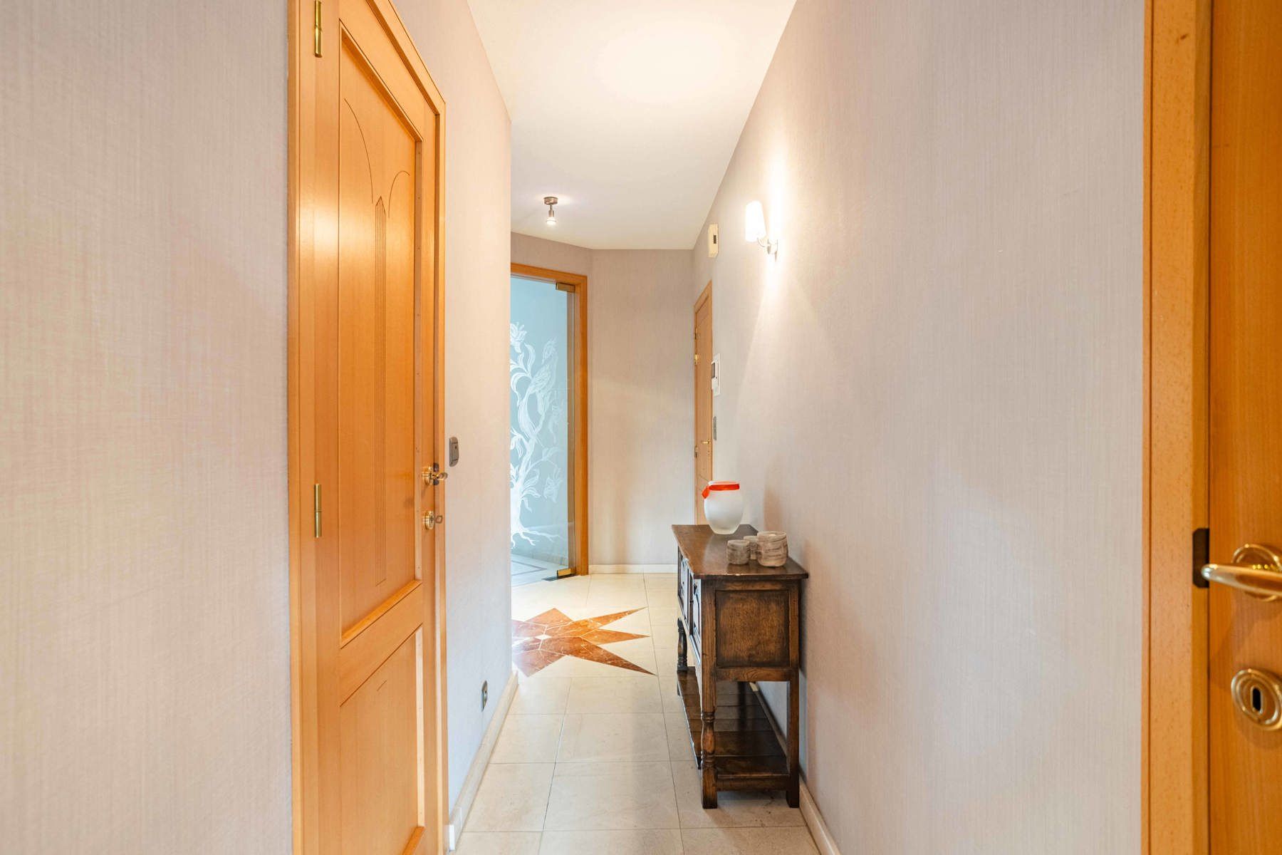 Instapklaar luxueus afgewerkt appartement met garage! foto 3