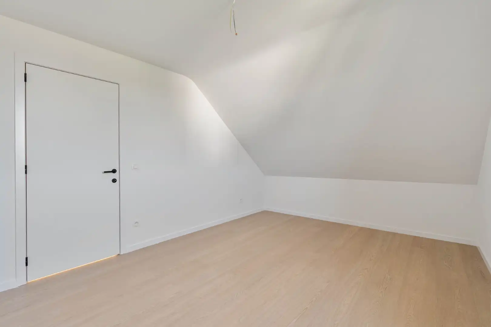 Moderne nieuwbouwwoning, 5 slpk, op een perceel van 4a31ca. foto 26