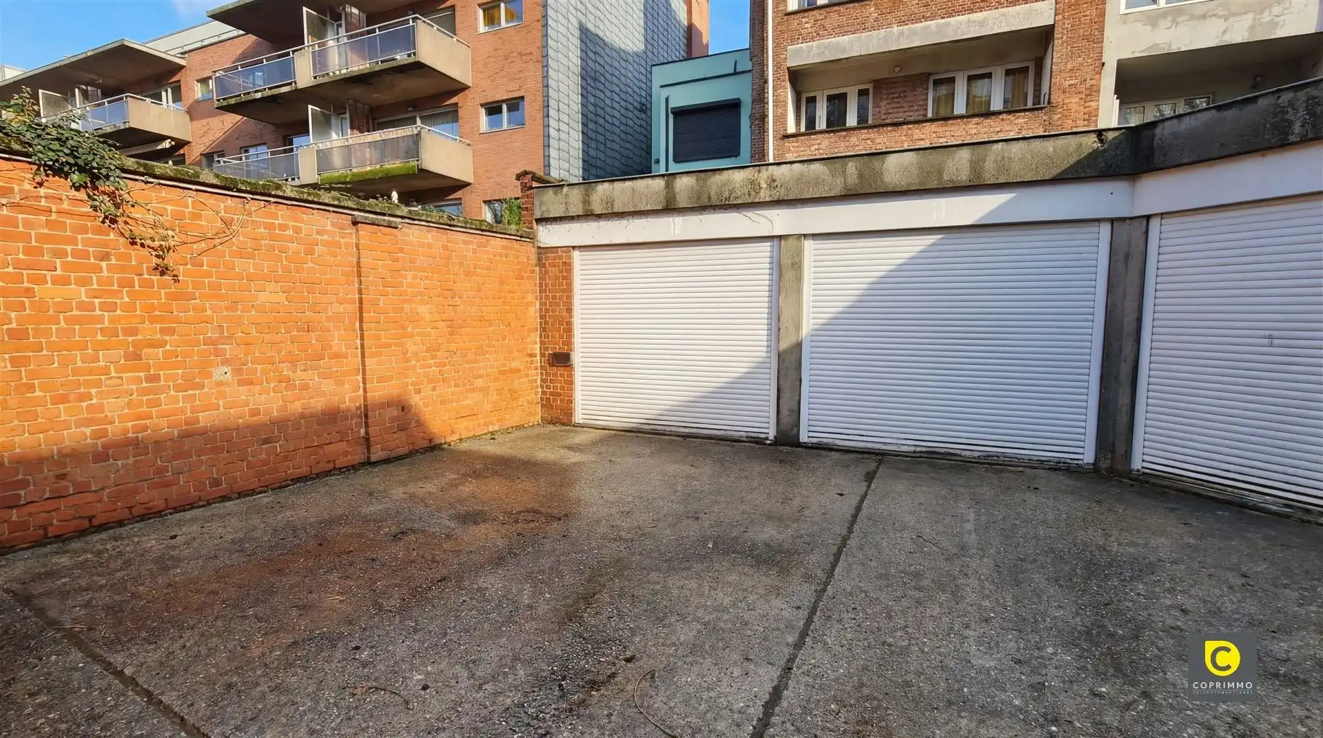 Staanplaatsen & garageboxen foto 4