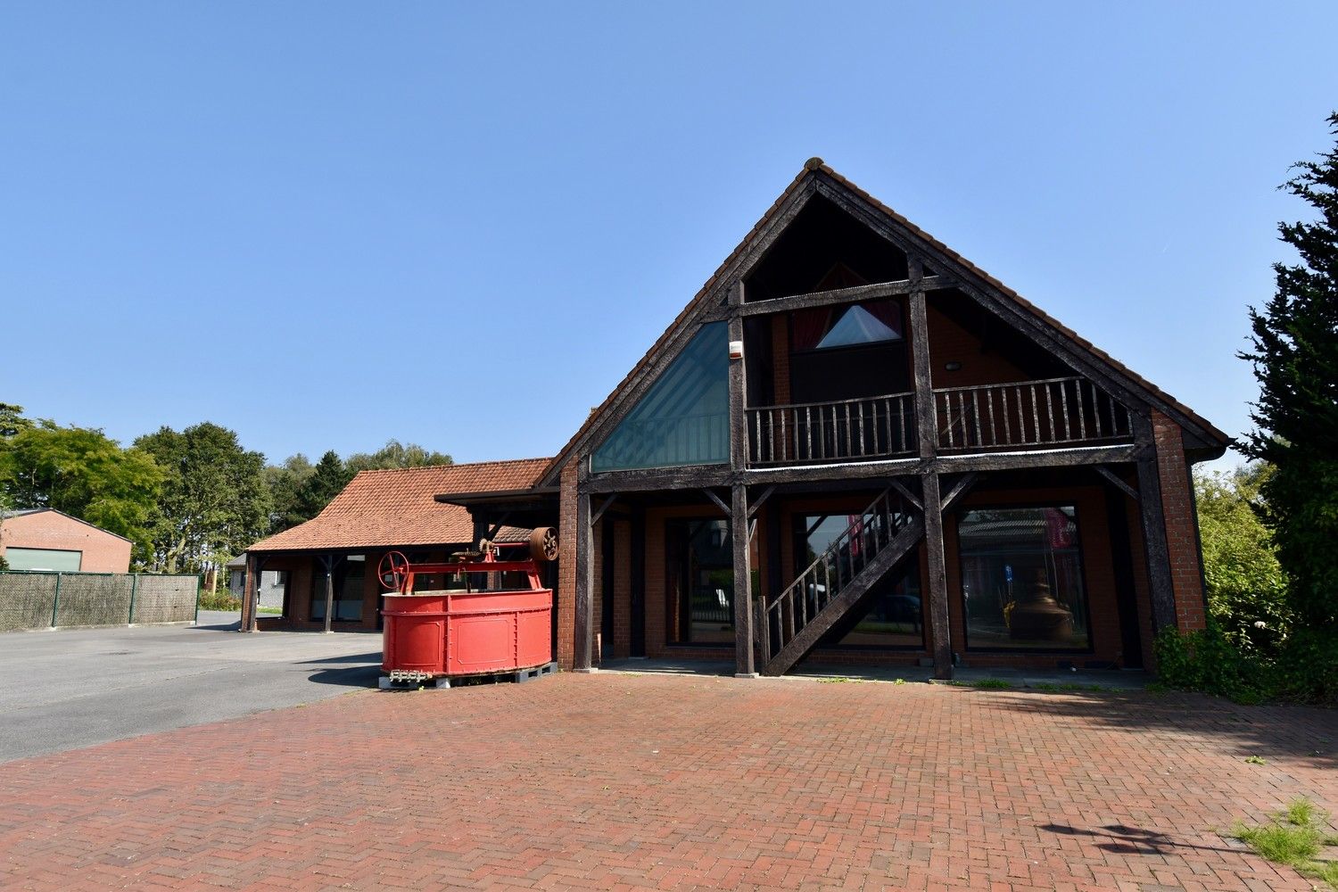 Polyvalent gebouw bestaande uit winkelruimte, appartement en loods foto 43