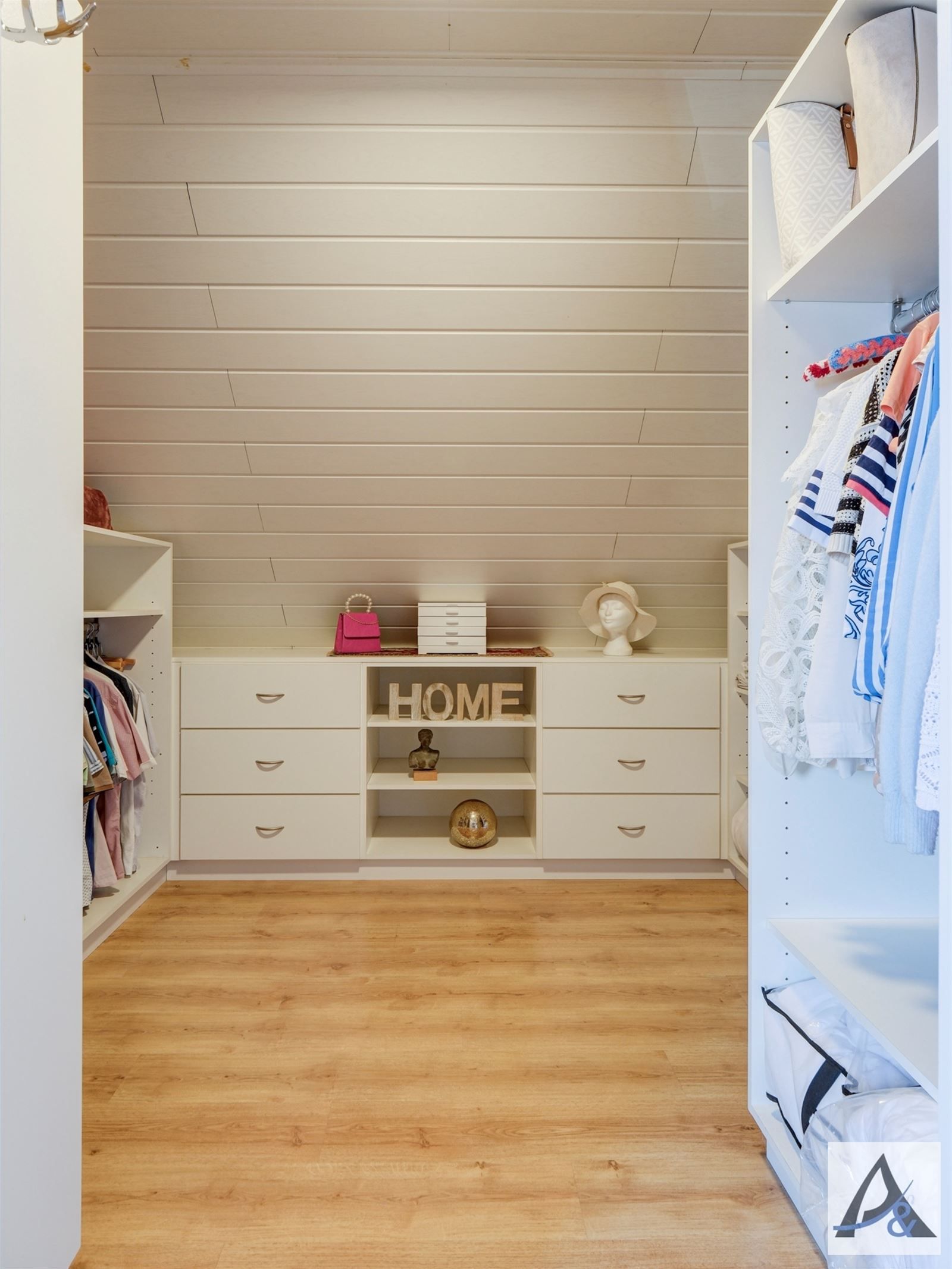 Uitgeruste en instapklare woning op landelijke locatie met label A foto 21